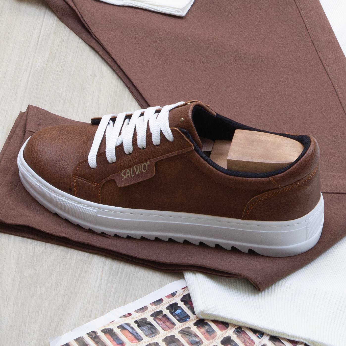 Beyaz Boğazlı Triko Kazak Pantolon Ayakkabı Kombin