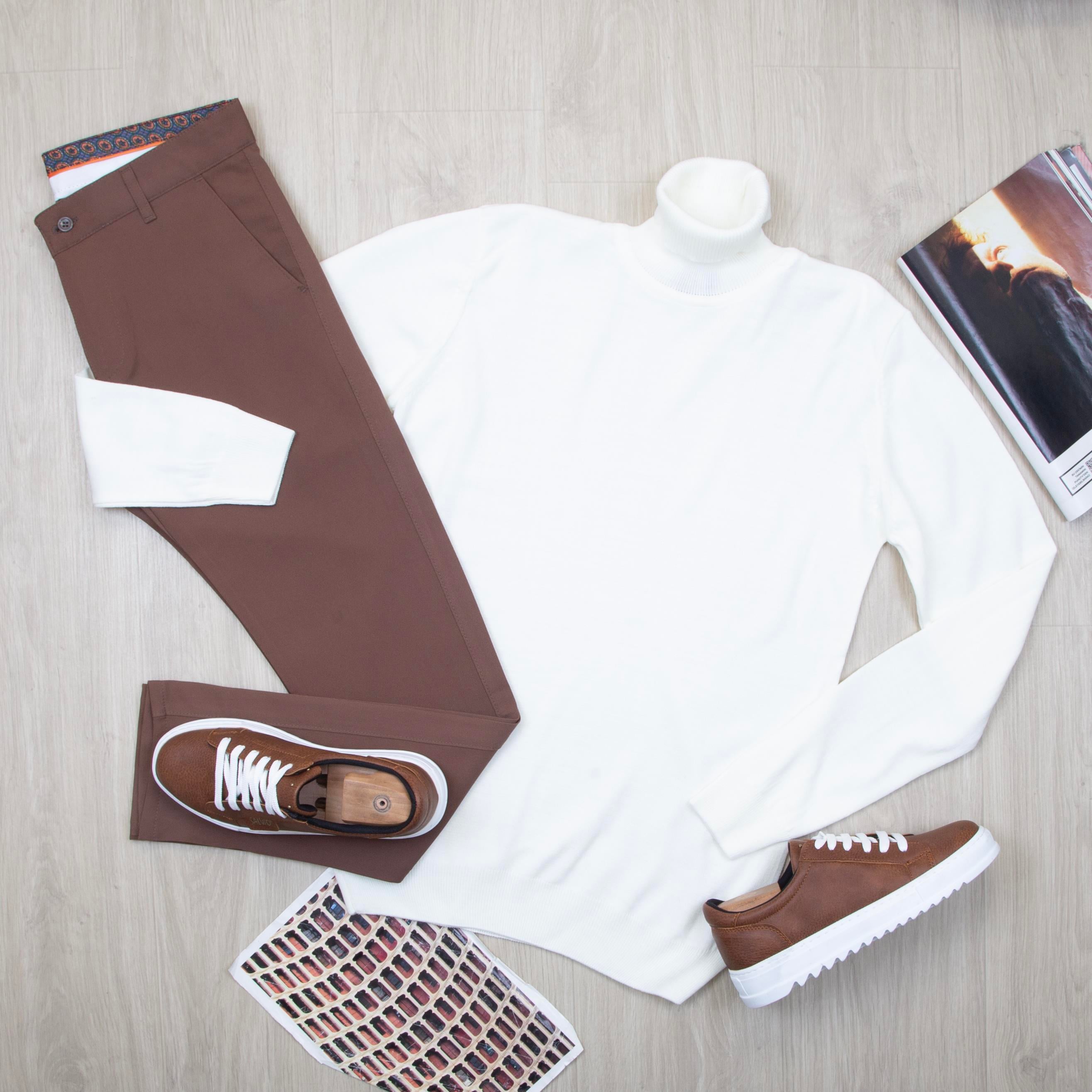 Beyaz Boğazlı Triko Kazak Pantolon Ayakkabı Kombin