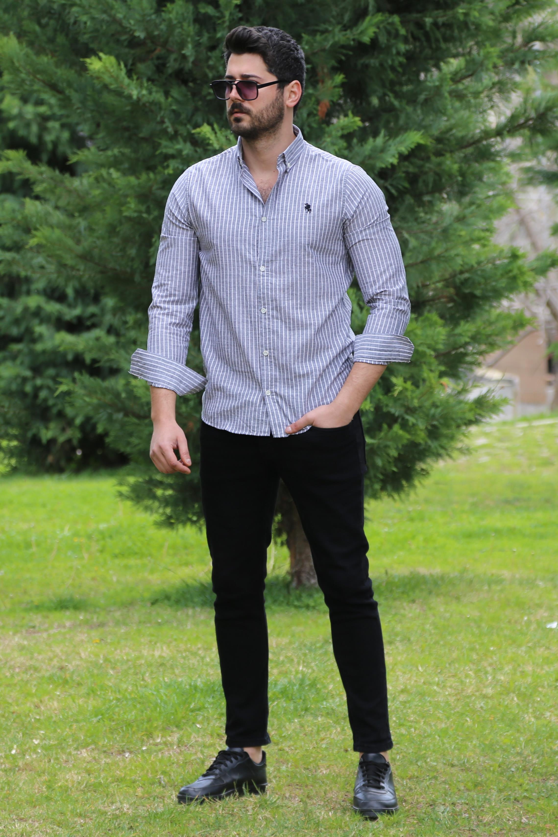 Beyaz Çizgili Gömlek Pantolon Ayakkabı Kombin