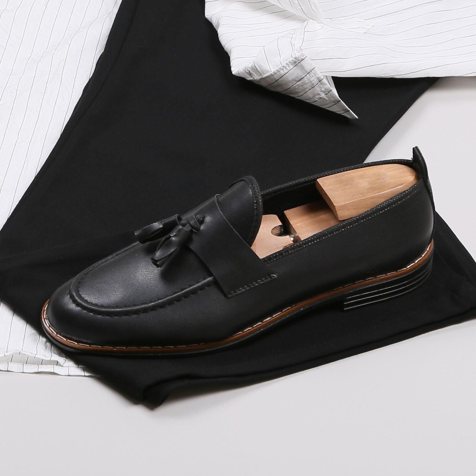 Beyaz Çizgili Gömlek Pantolon Ayakkabı Kombin