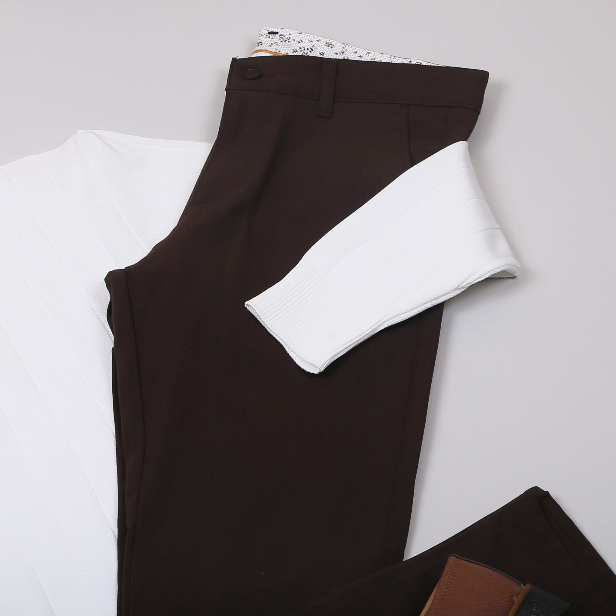 Beyaz Çizgili Triko Polo Yaka Pantolon Ayakkabı Kombin