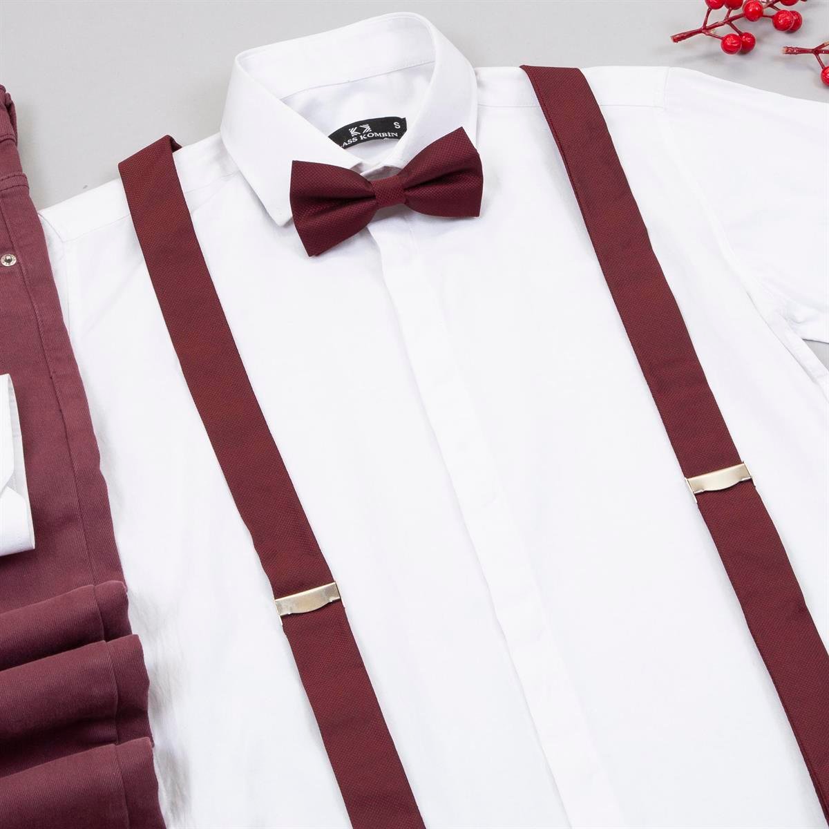 Beyaz Gömlek Bordo Pantolon Papyon Askı Ayakkabı Kombin