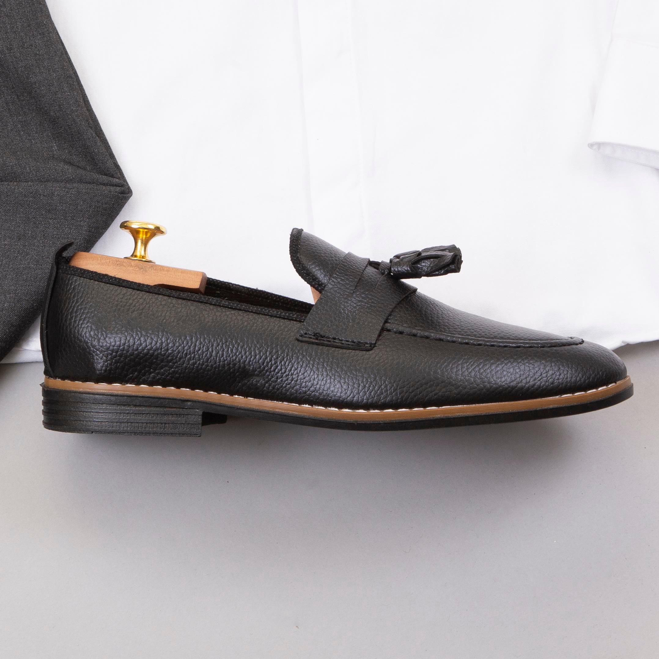 Beyaz Gömlek Füme Pantolon Ayakkabı Kombin