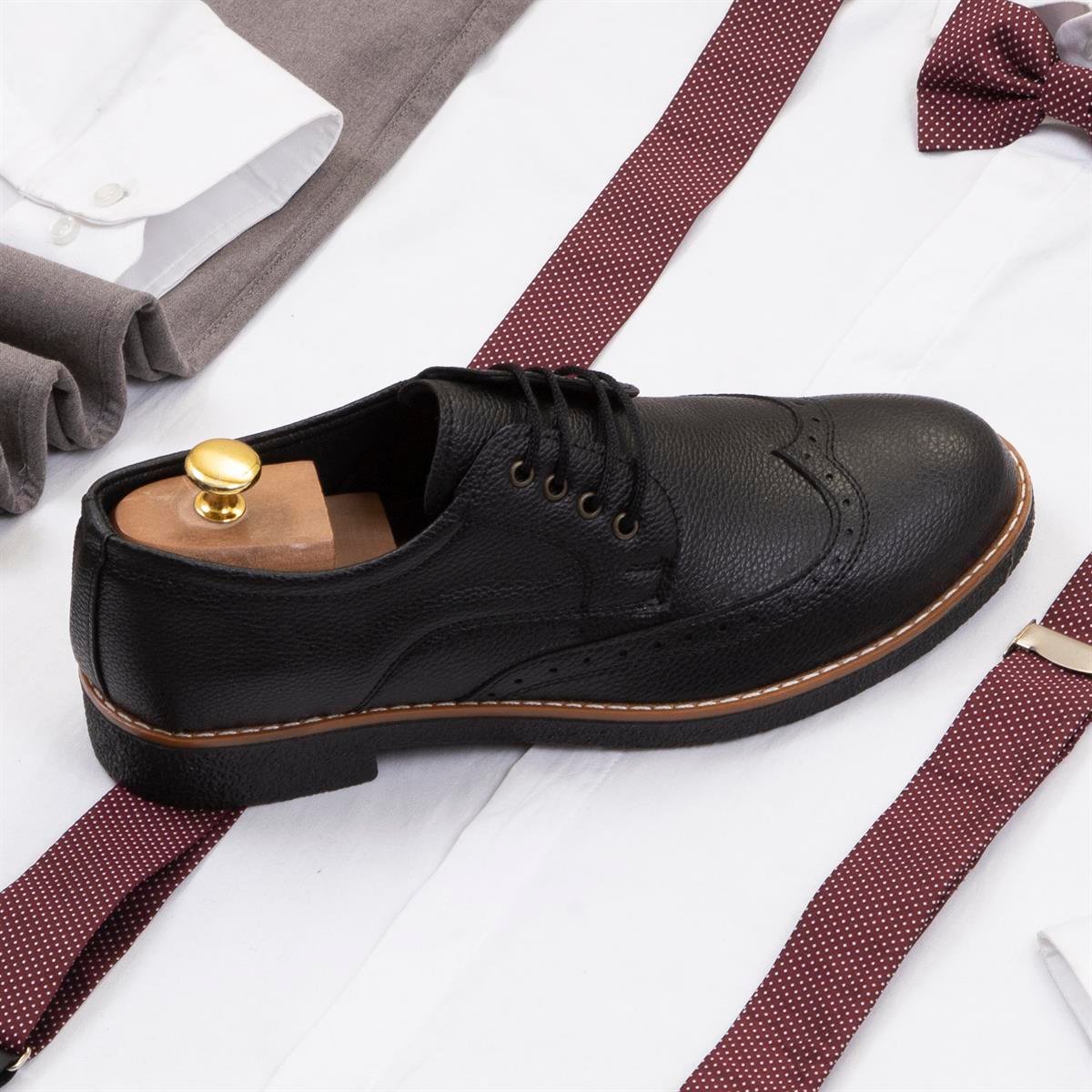 Beyaz Gömlek Gri Pantolon Papyon Askı Ayakkabı Kombin