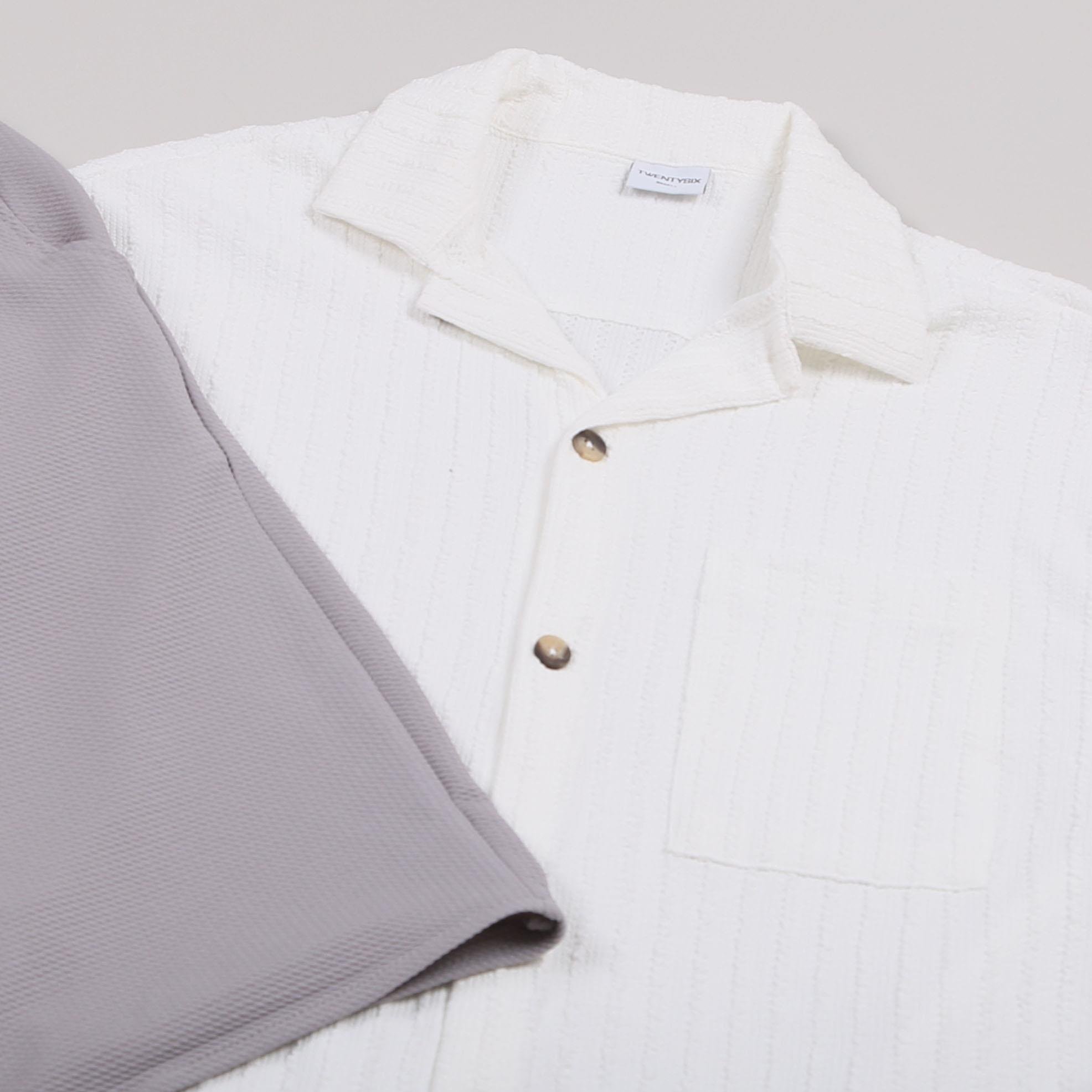 Beyaz Gömlek Gri Şort Ayakkabı Kombin