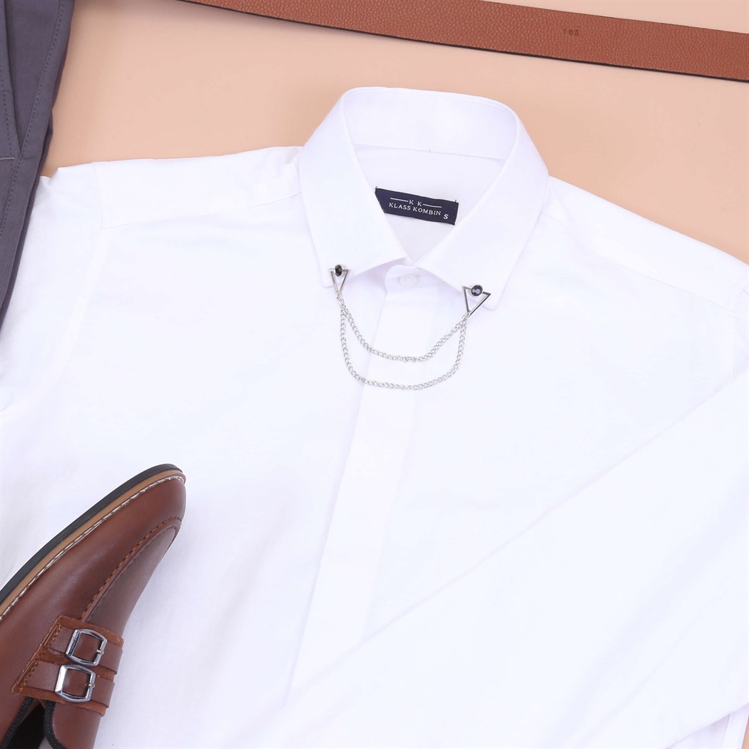 Beyaz Gömlek Koyu Gri Pantolon Ayakkabı kombini