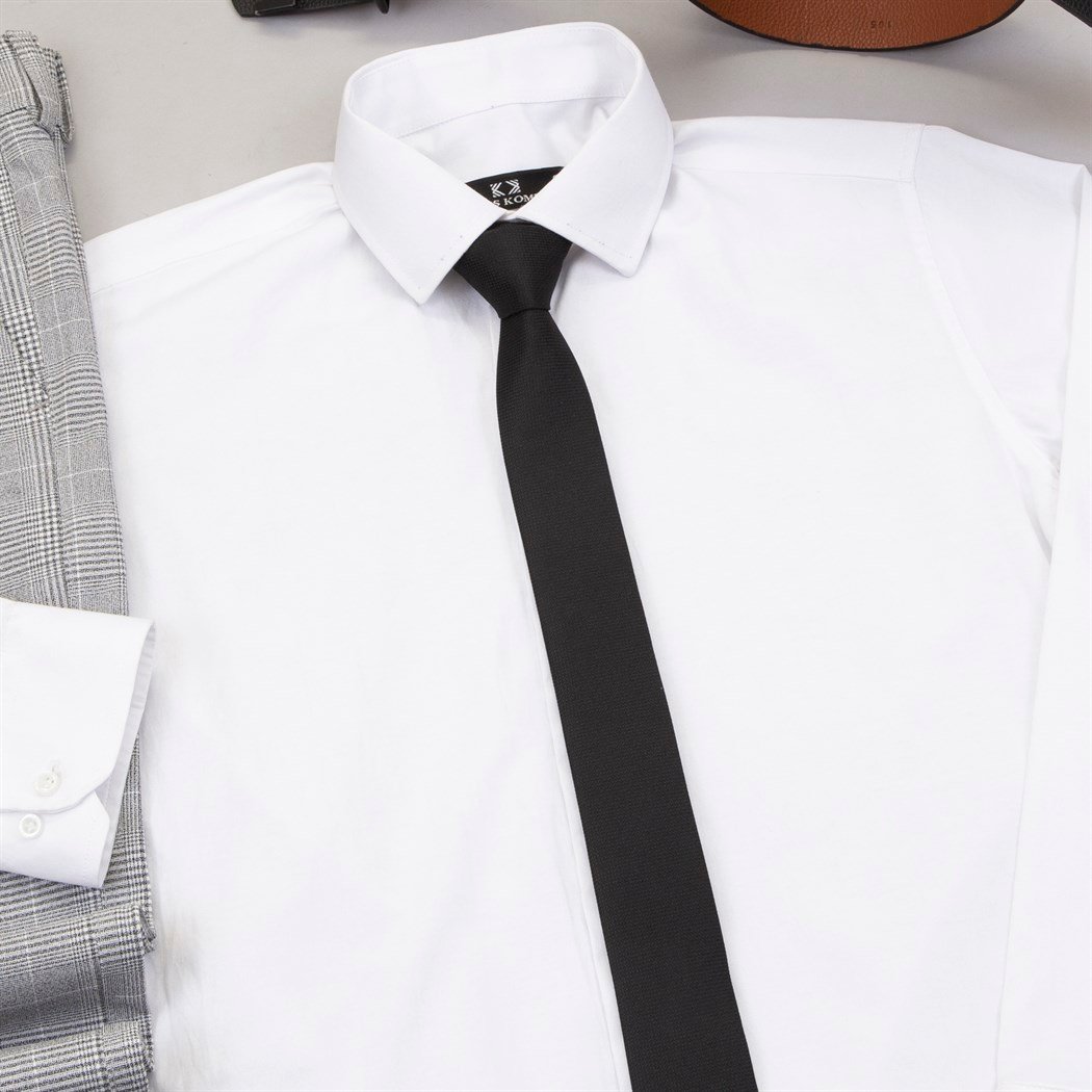 Beyaz Gömlek Ekoseli Pantolon Ayakkabı Kombini 