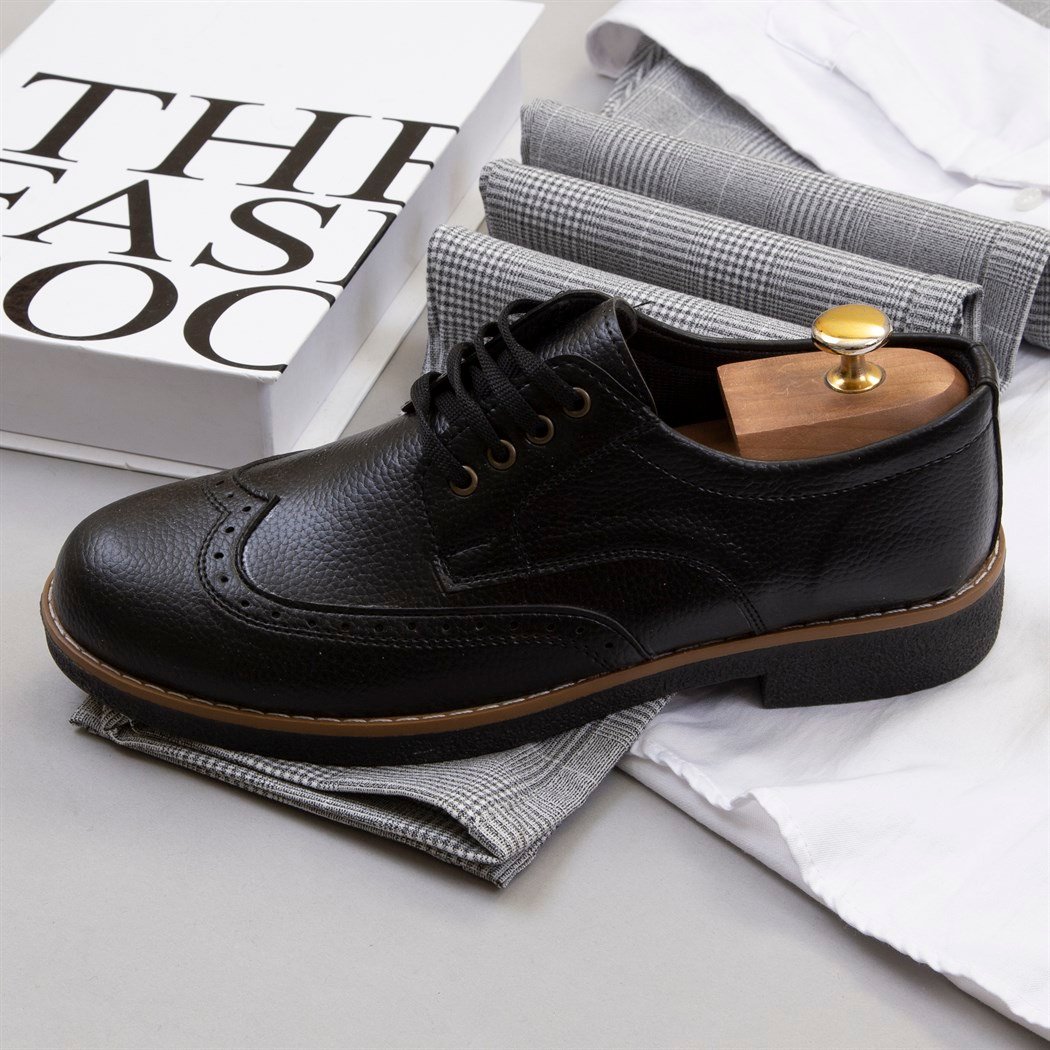 Beyaz Gömlek Ekoseli Pantolon Ayakkabı Kombini 