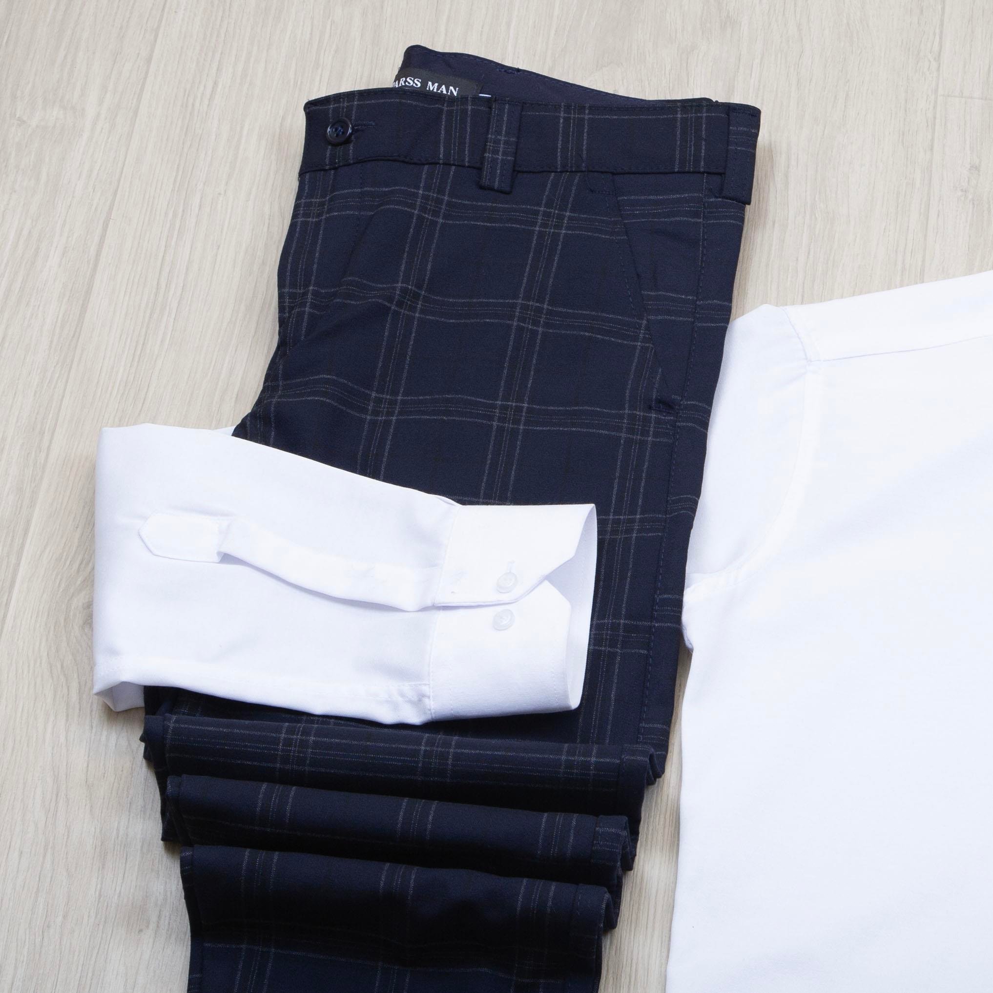 Beyaz Gömlek Lacivert Ekose Pantolon Kombin