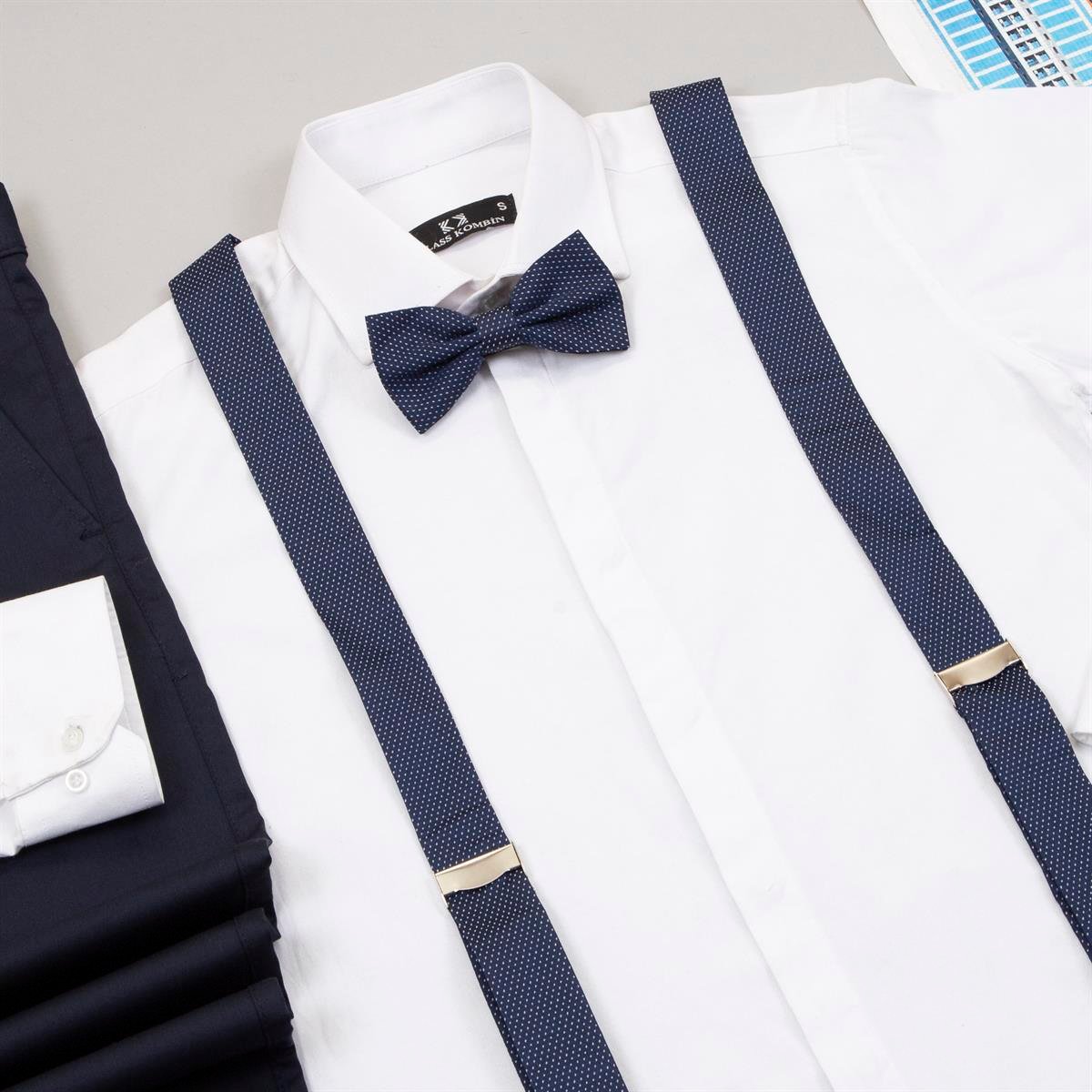 Beyaz Gömlek Lacivert Pantolon Papyon Askı Ayakkabı Kombin