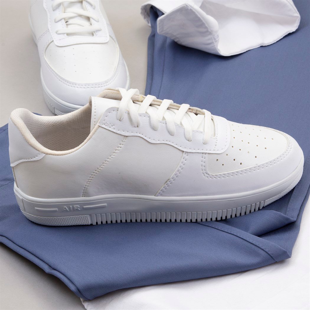 Beyaz Gömlek Mavi Pantolon Ayakkabı Kombin