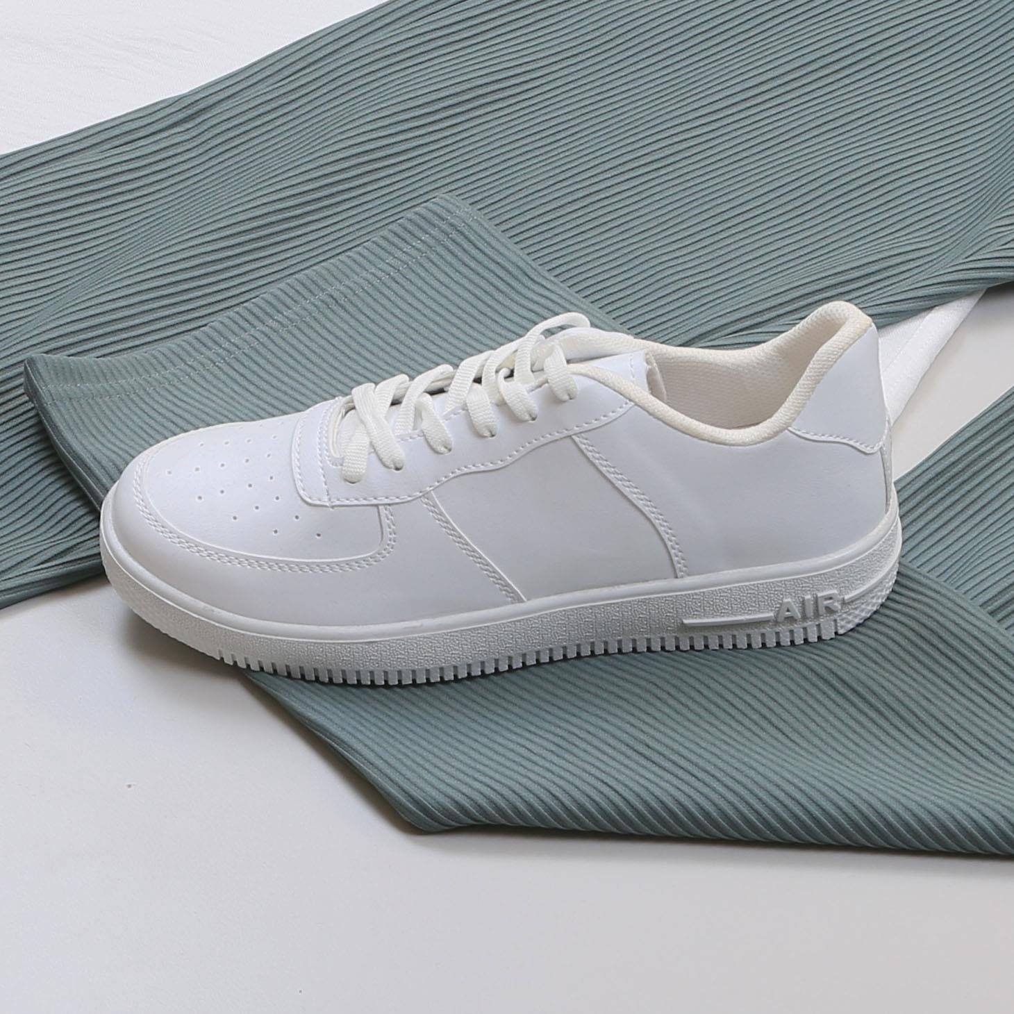 Beyaz Gömlek Pantolon Ayakkabı Kombin