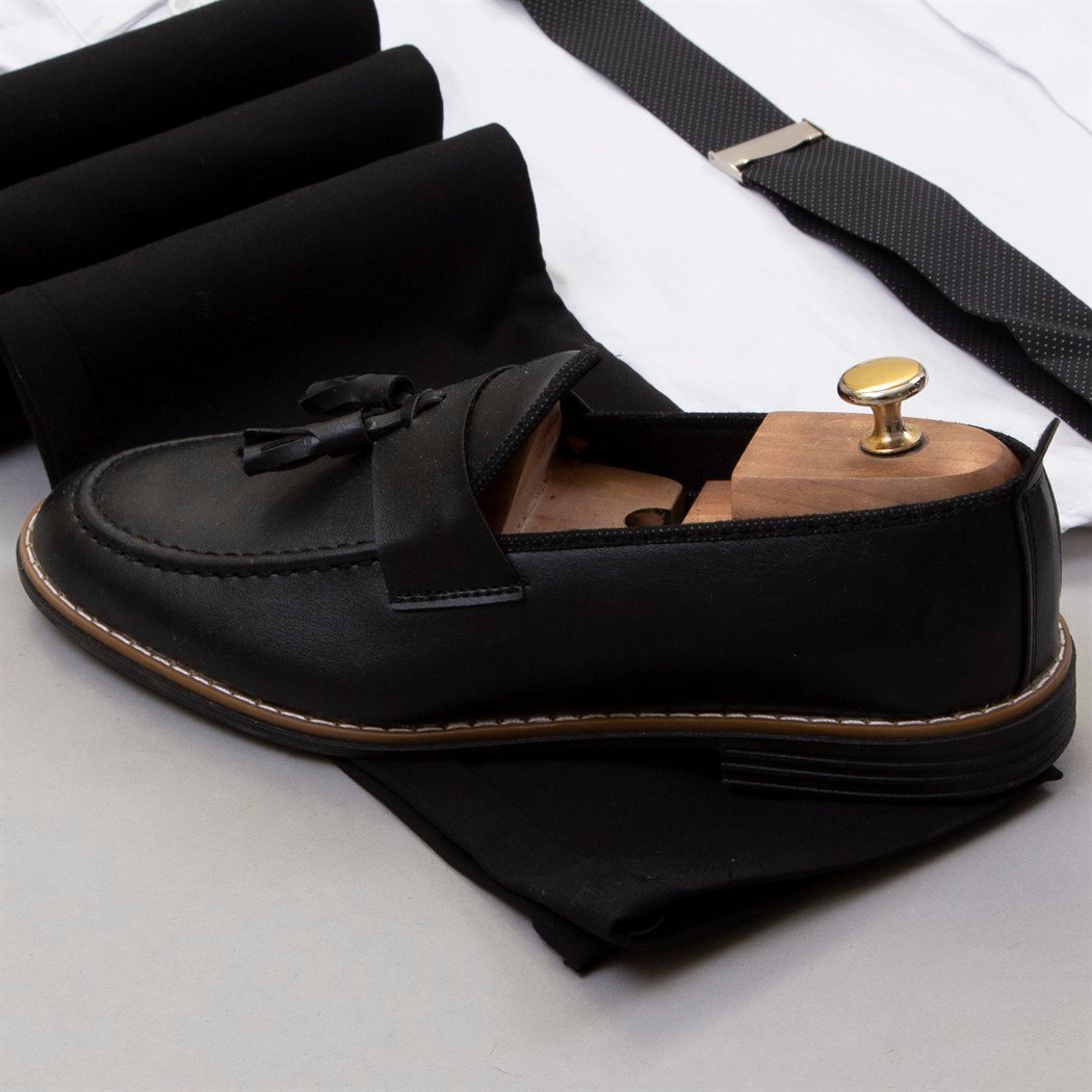 Beyaz Gömlek Pantolon Papyon Askı Ayakkabı Kombin