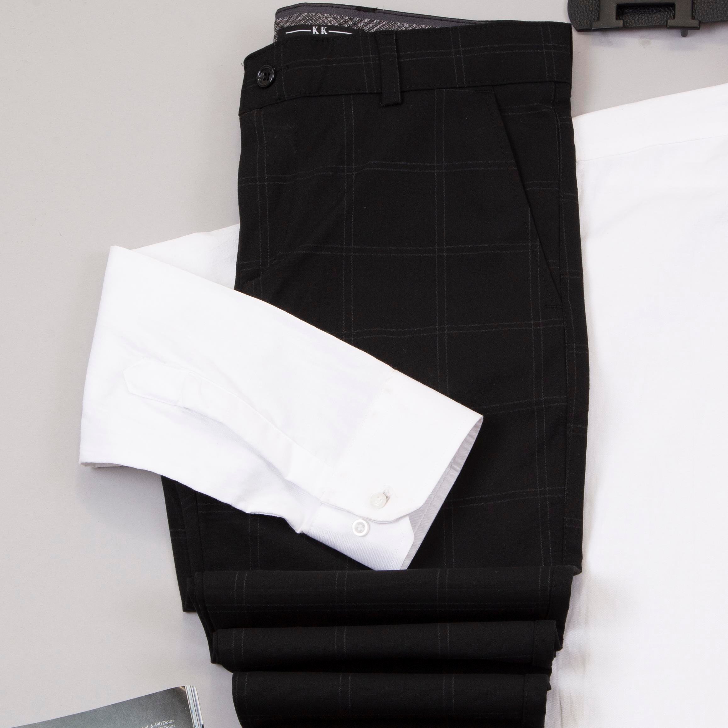 Beyaz Gömlek Siyah Ekose Pantolon Ayakkabı Kombin