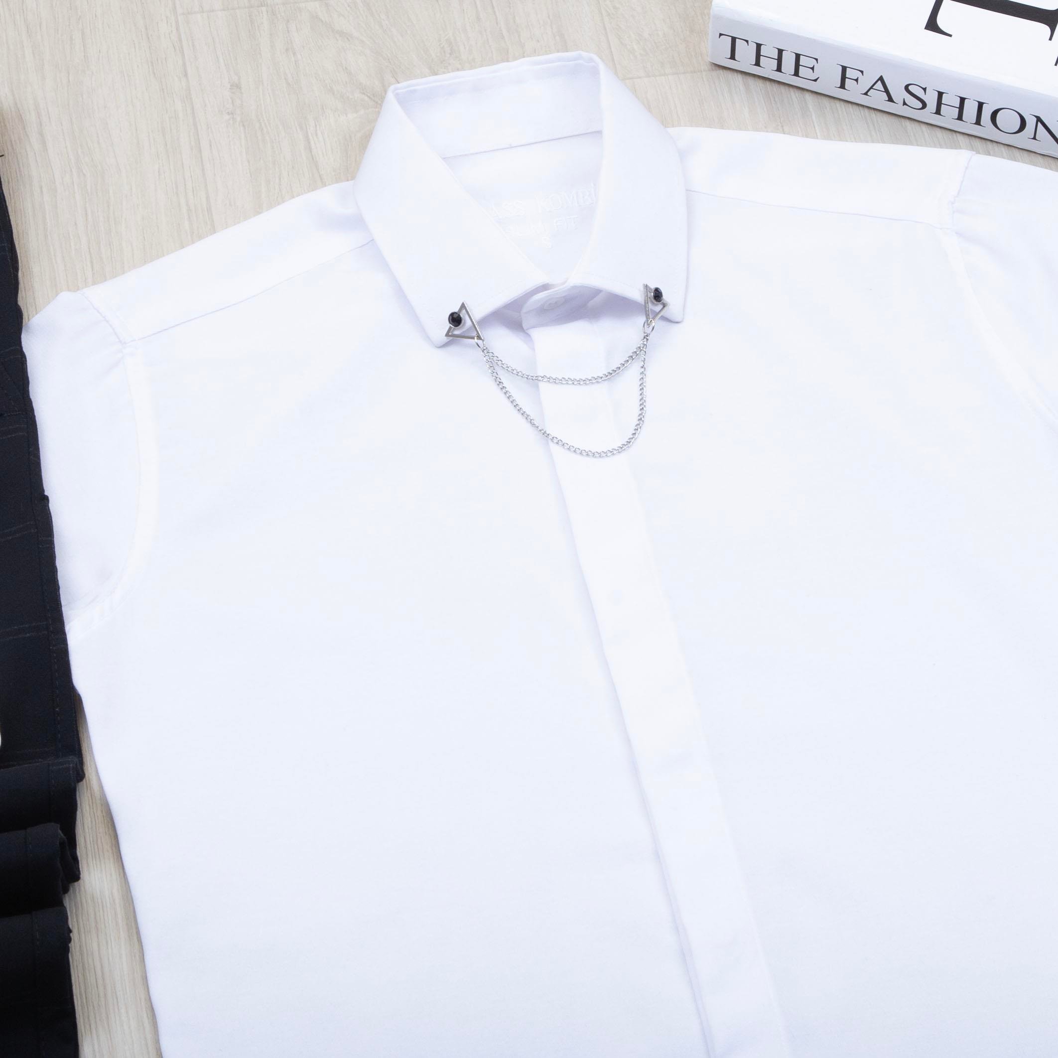 Beyaz Gömlek Siyah Ekose Pantolon Kombin