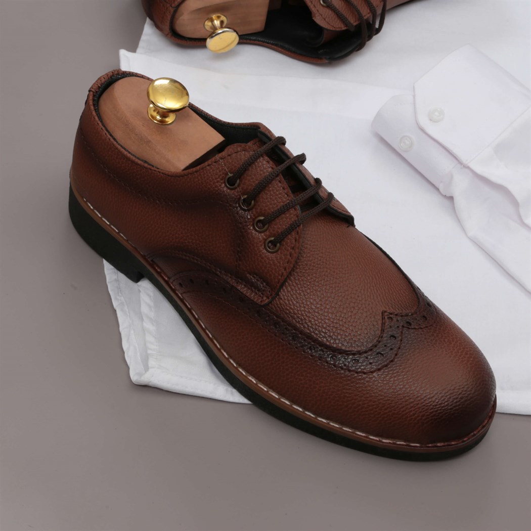 Beyaz Gömlek Siyah Pantolon Ayakkabı Kombini