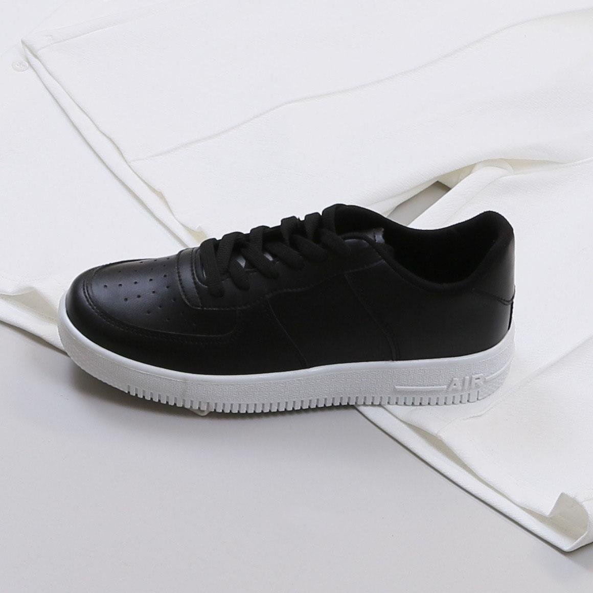 Beyaz Gömlek Şort  Ayakkabı Kombin