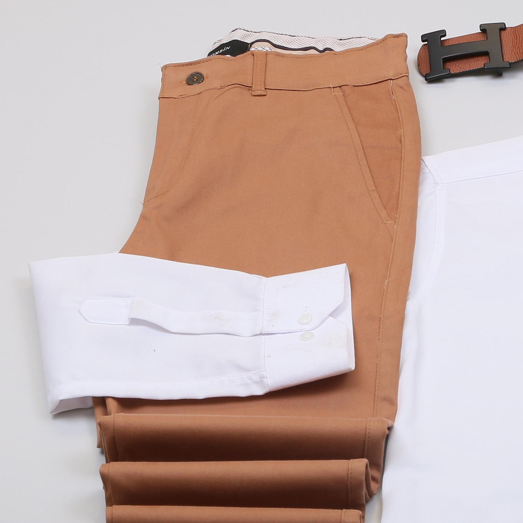 Beyaz Gömlek Taba Pantolon Ayakkabı Kombin