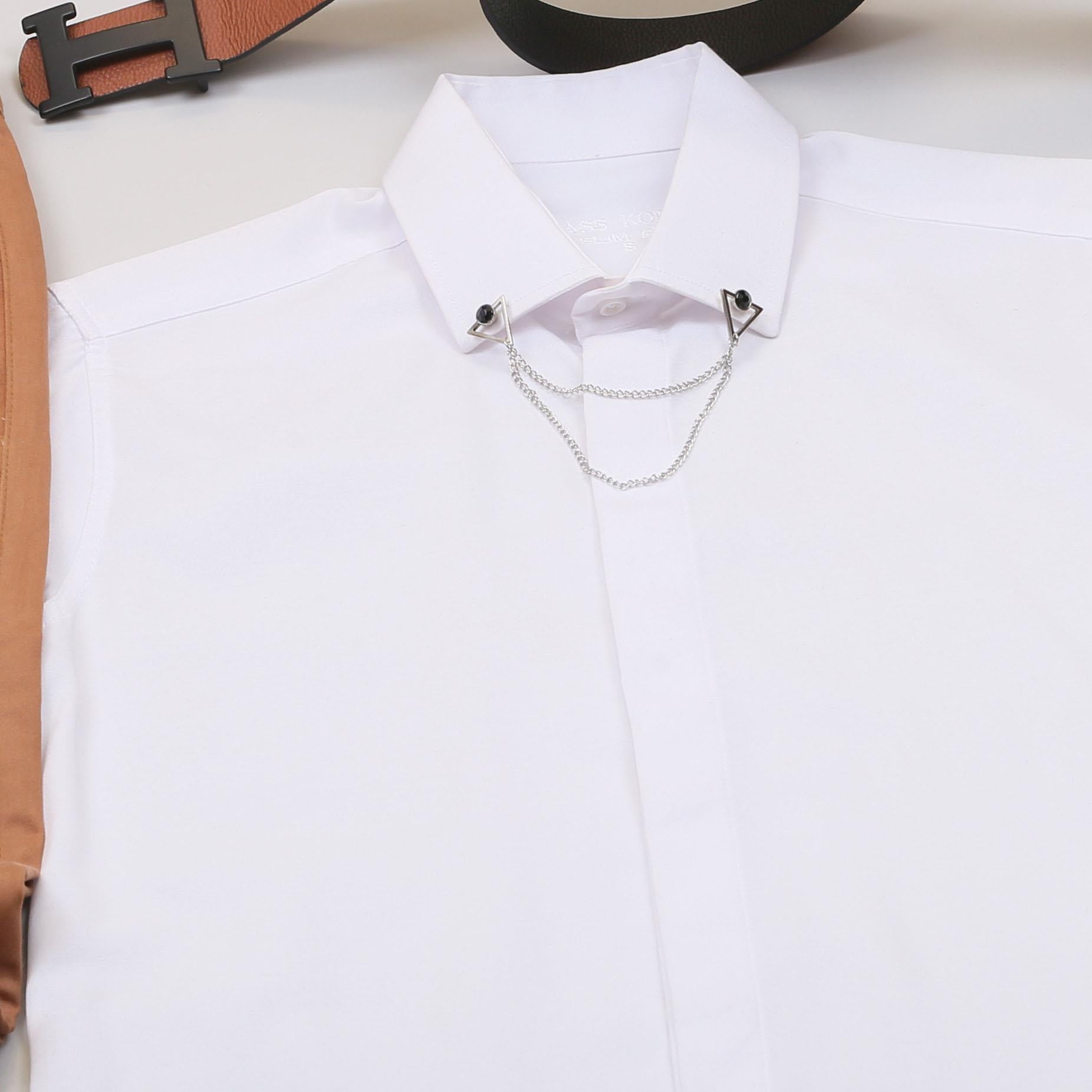 Beyaz Gömlek Taba Pantolon Ayakkabı Kombin