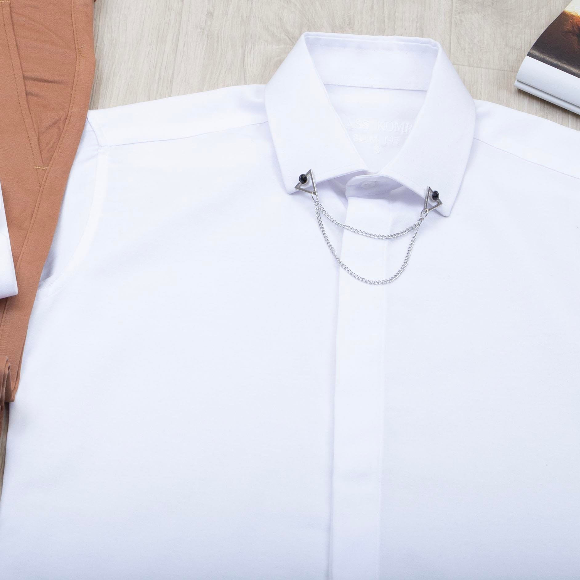 Beyaz Gömlek Taba Pantolon Kombin