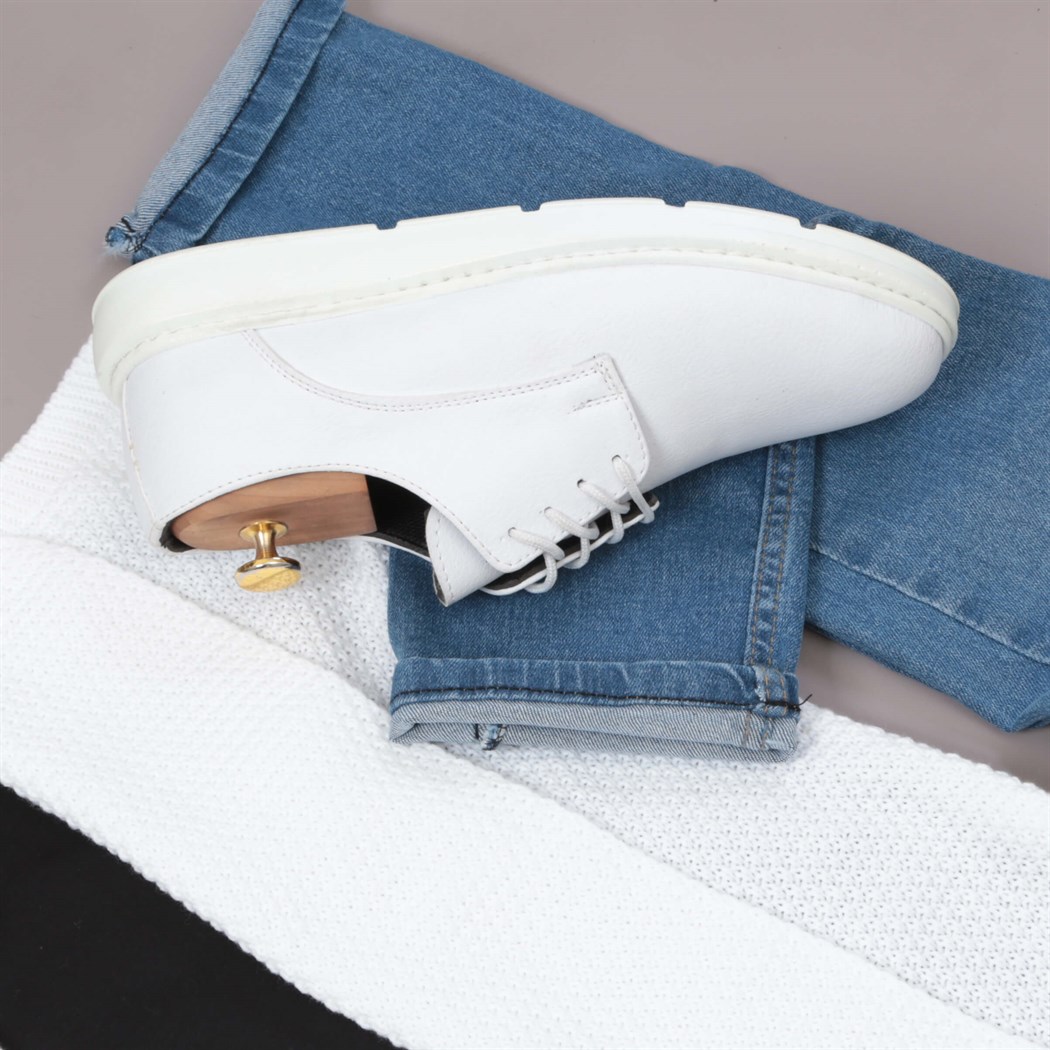 Beyaz Hırka Pantolon Ayakkabı Kombini