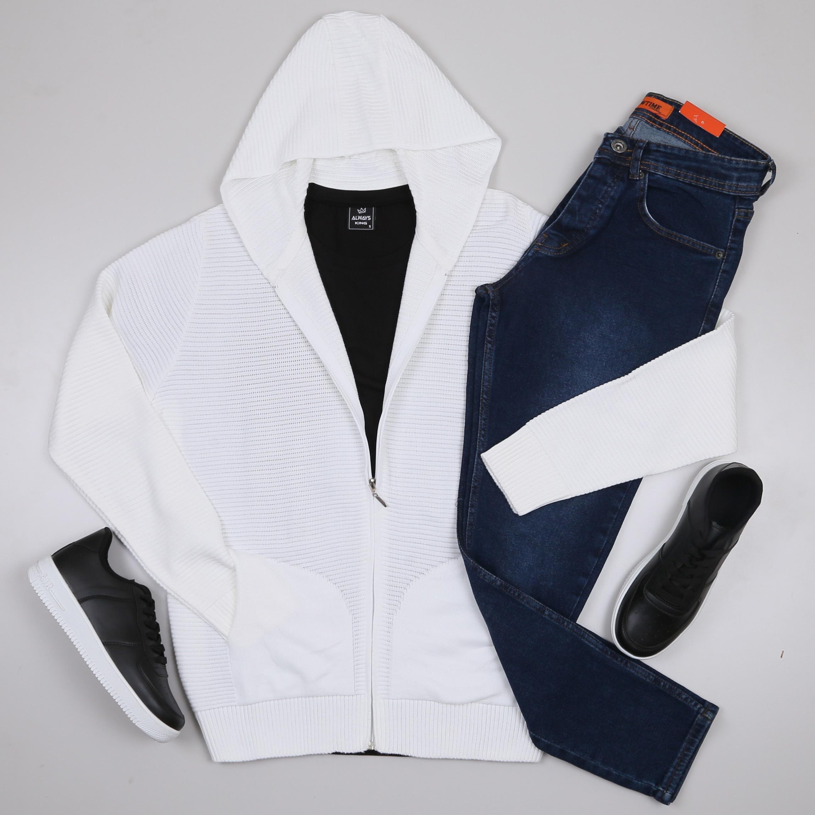 beyaz kapşonlu hırka kombini