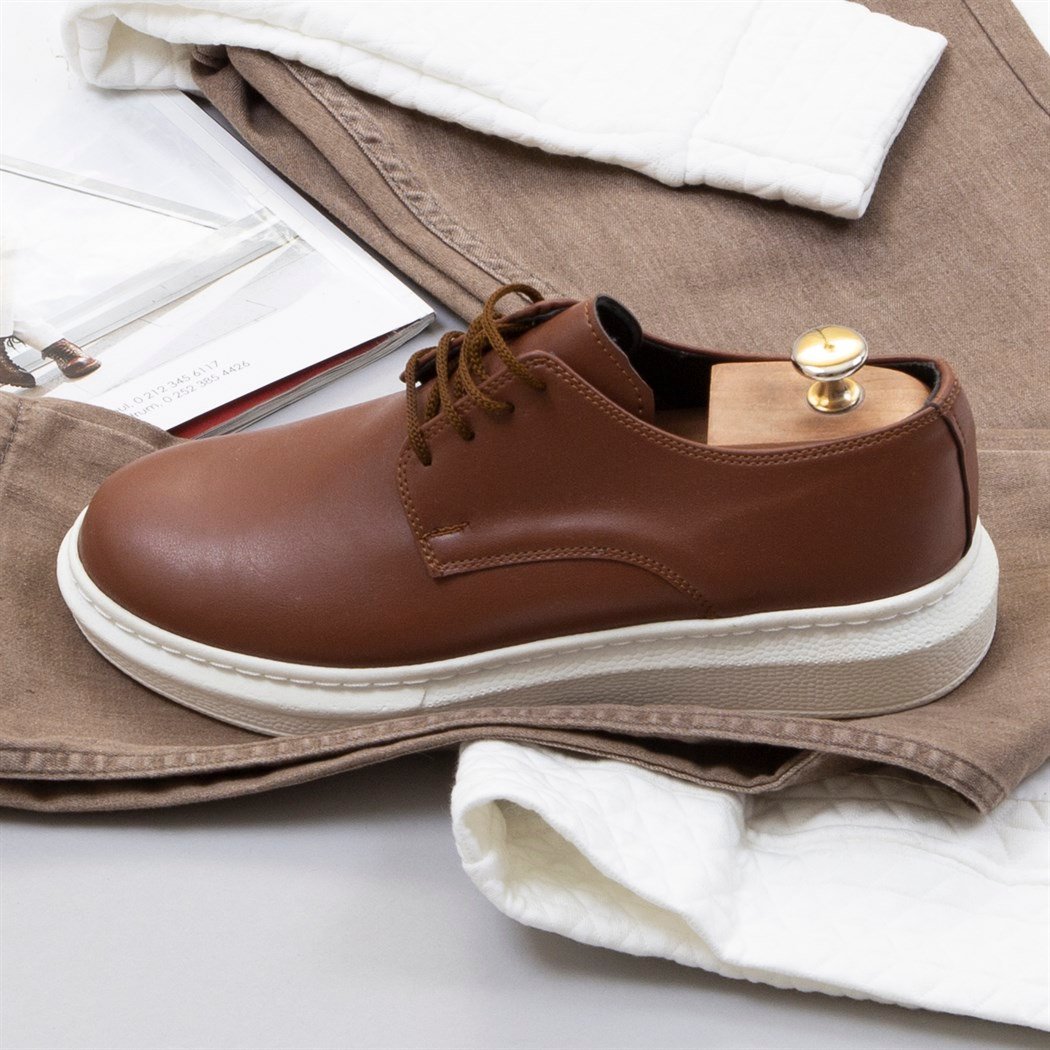 Beyaz Kapşonlu Sweat Pantolon Ayakkabı Kombin