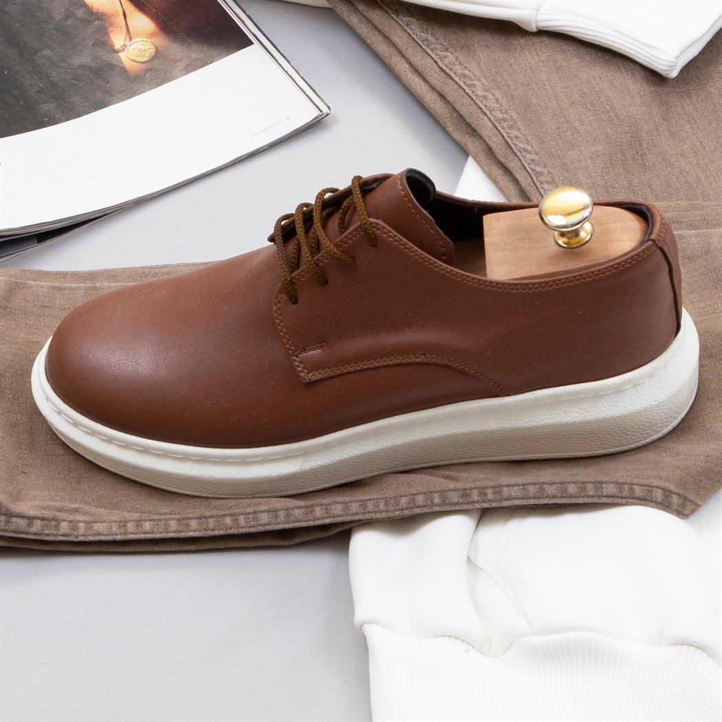 Beyaz Kapşonlu Sweat Pantolon Ayakkabı Kombin