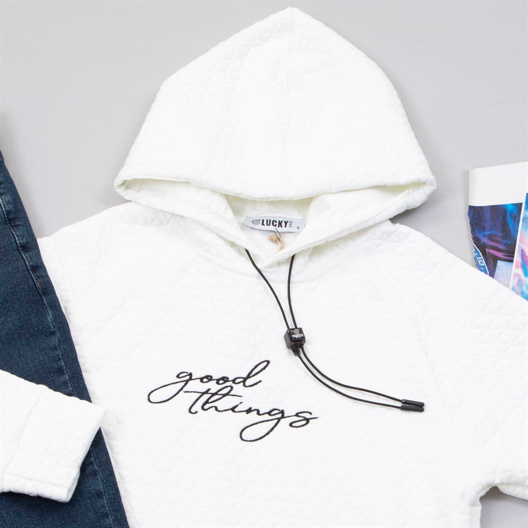 Beyaz Kapşonlu Sweat Pantolon Ayakkabı Kombin