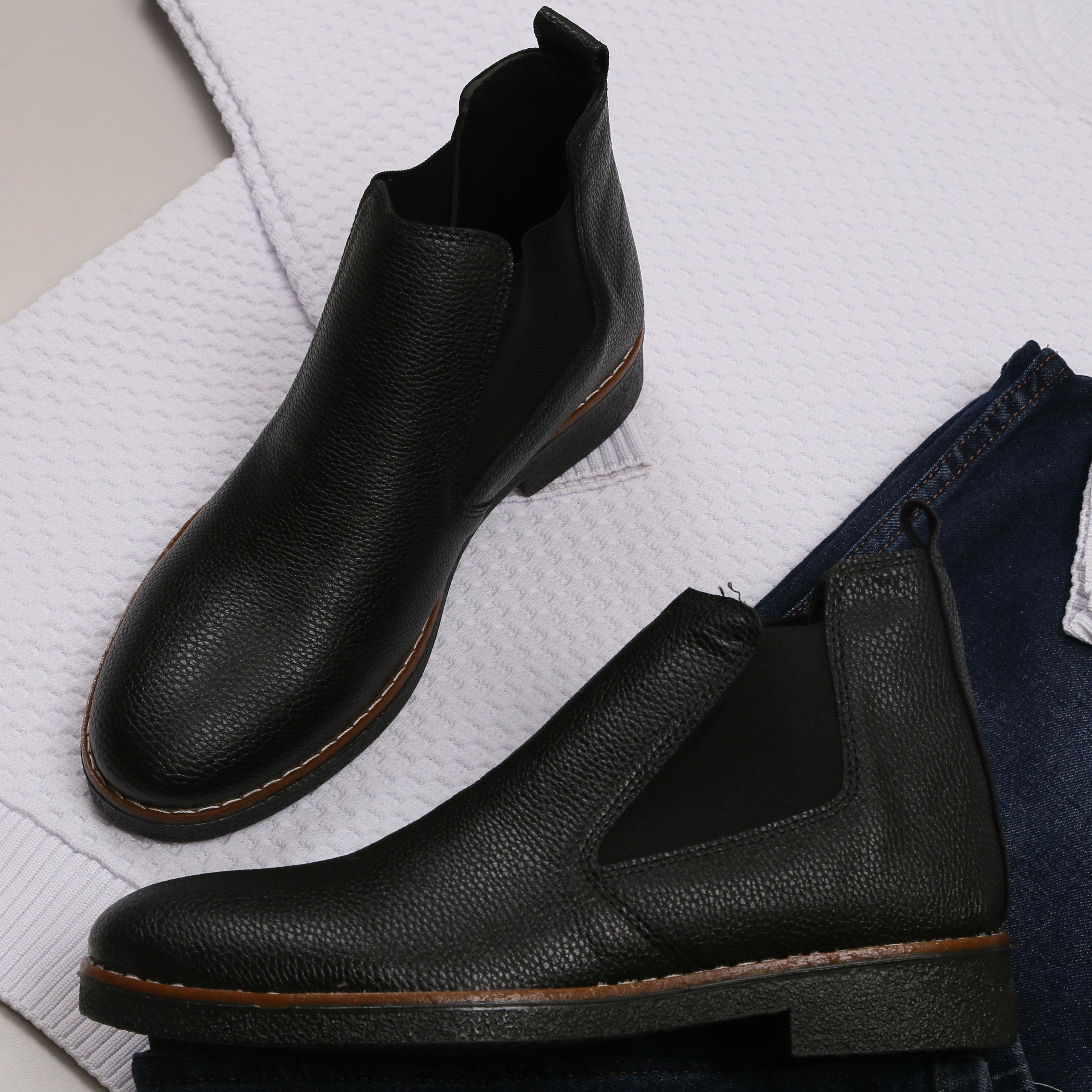 Beyaz Kazak Kot Pantolon Bot Kombini