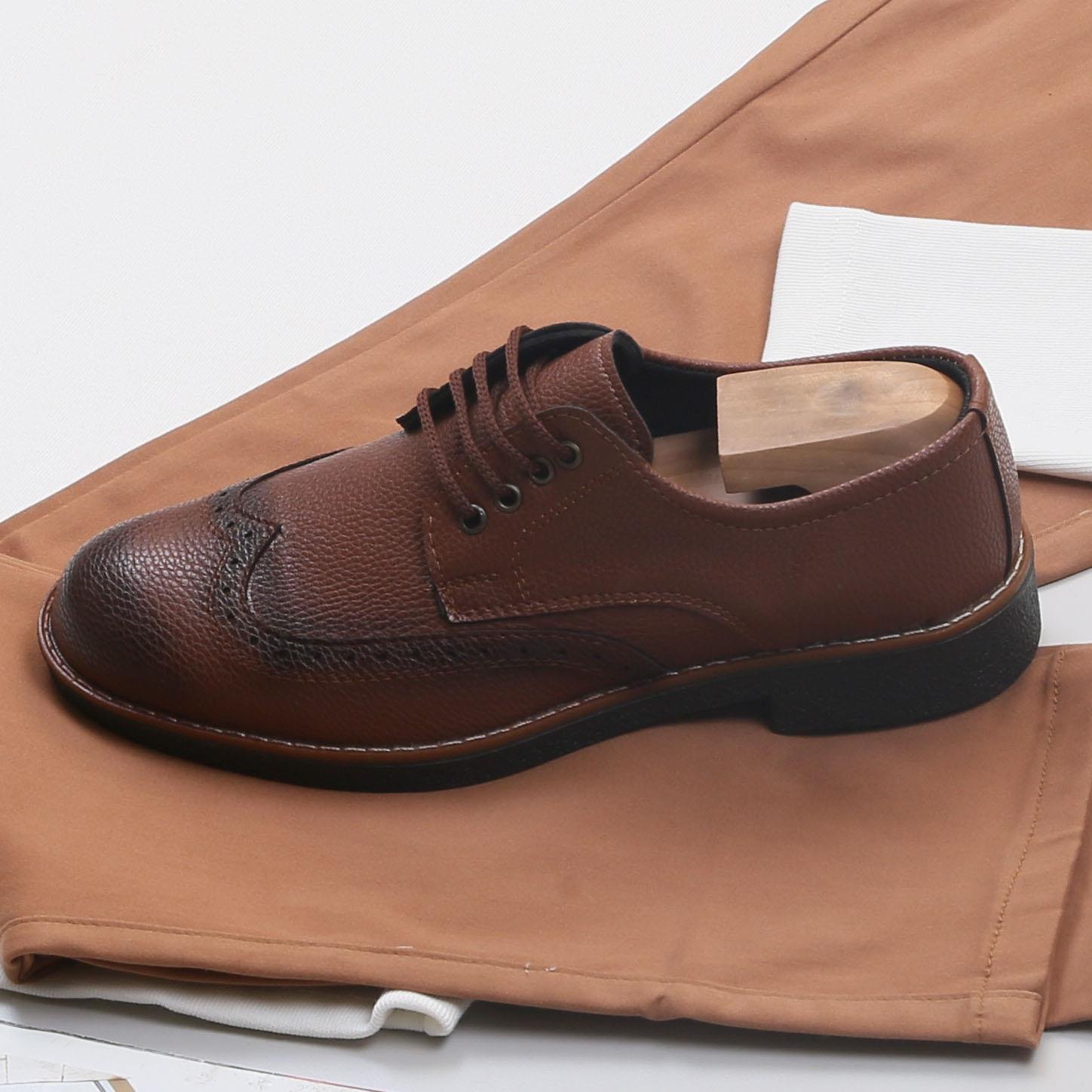 Beyaz Kazak Pantolon Ayakkabı Kombin