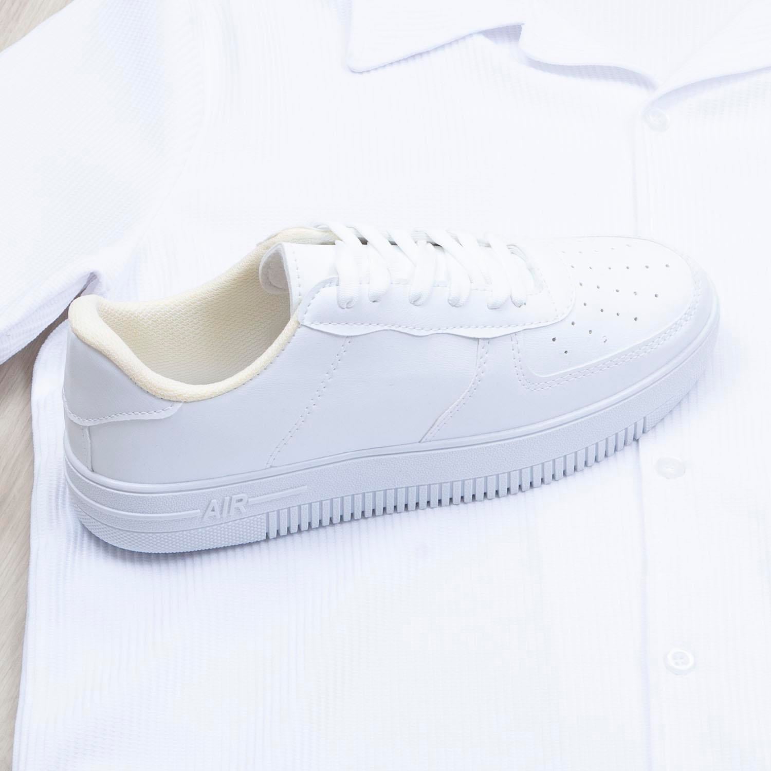 Beyaz Kısa Kol Gömlek Pantolon Ayakkabı Kombin