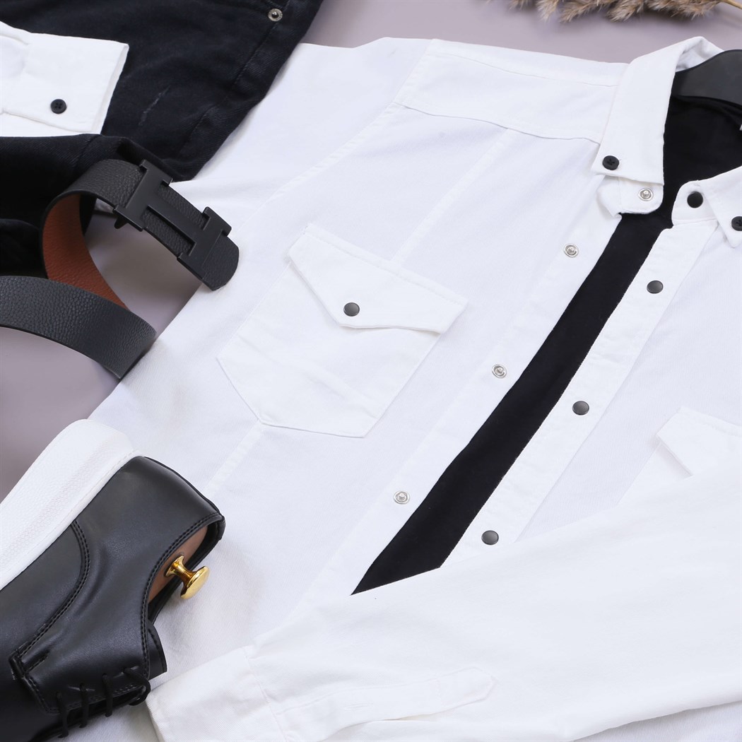 Beyaz Kot Gömlek Tisört Pantolon Bot Kombin