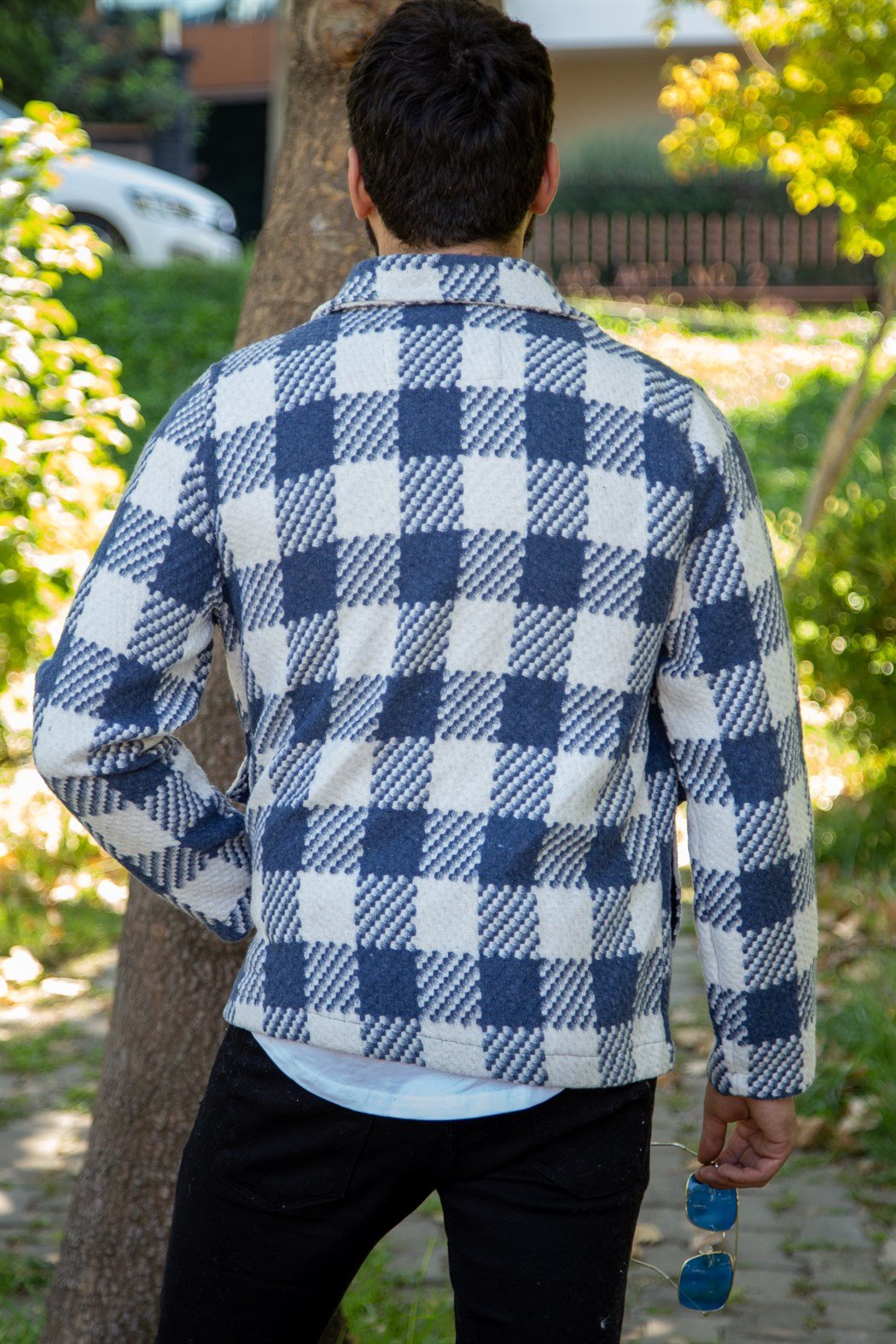 Beyaz mavi ekoseli fermuarlı kaşe mont