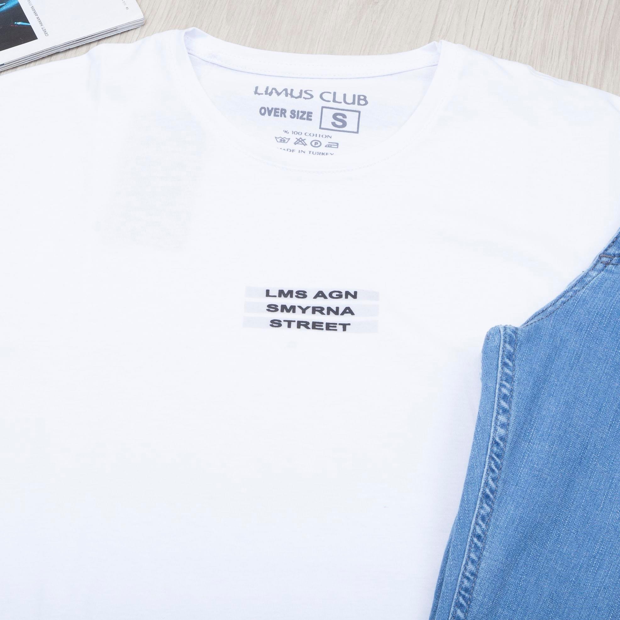 Beyaz Oversize Tişört Pantolon Ayakkabı Kombin