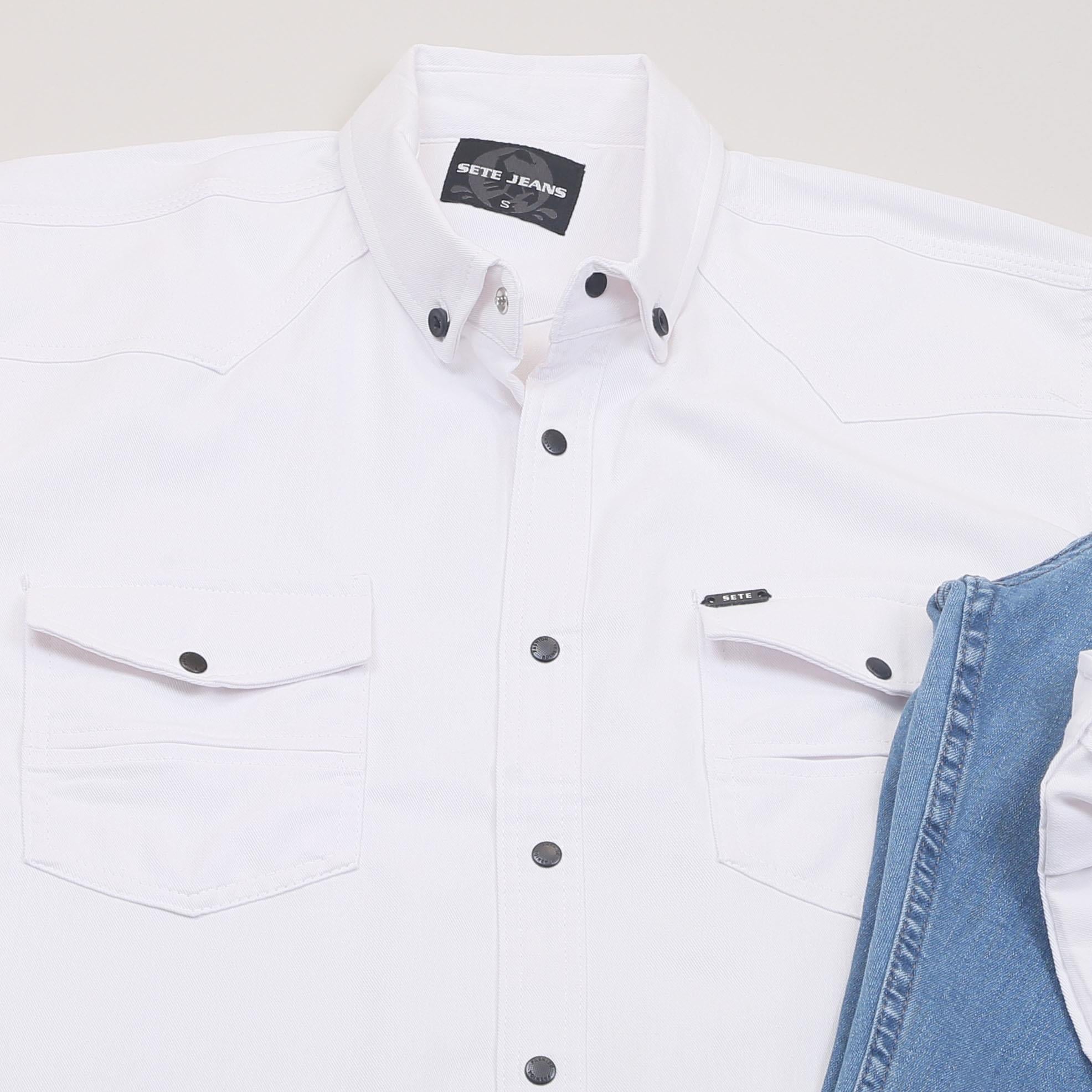 Beyaz Pamuklu Kot Gömlek Tişört Pantolon Ayakkabı Kombin