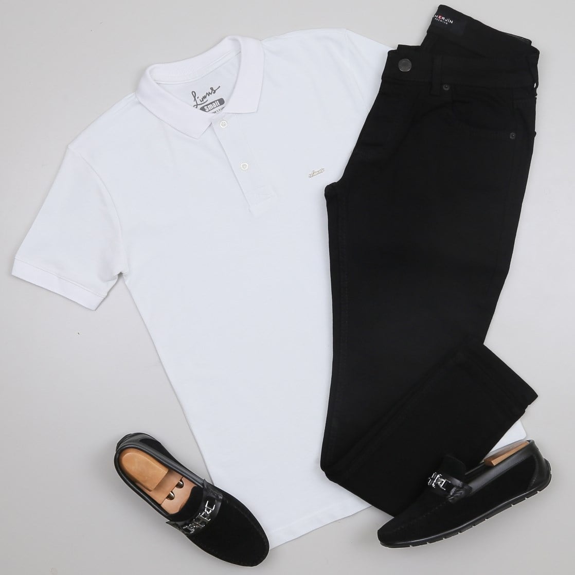 Beyaz Polo Yaka Tişört Kot Pantolon Kombini Erkek | Slim Fit Şık Günlük Set