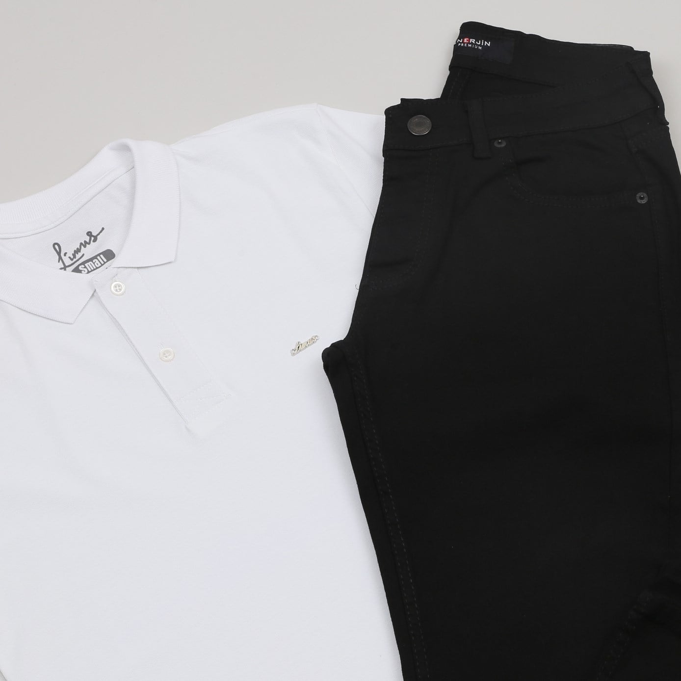 Beyaz Polo Yaka Tişört Kot Pantolon Kombini Erkek | Slim Fit Şık Günlük Set