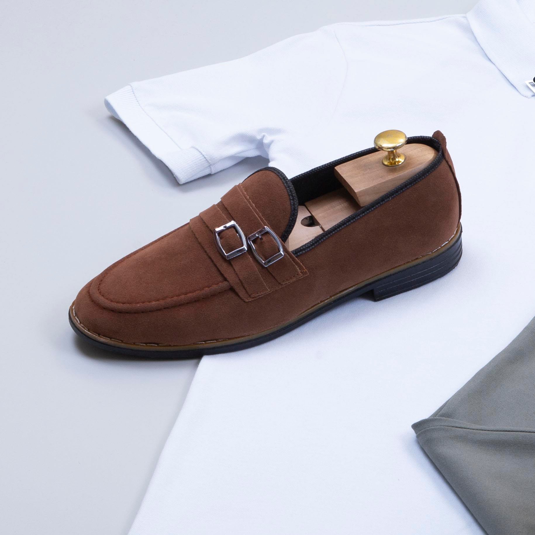 Beyaz Polo Yaka Tişört Pantolon Ayakkabı Kombin