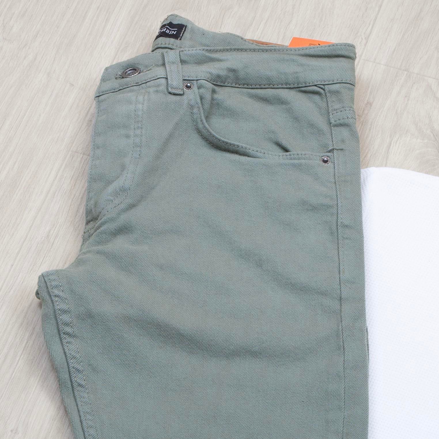 Beyaz Polo Yaka Tişört Pantolon Ayakkabı Kombin