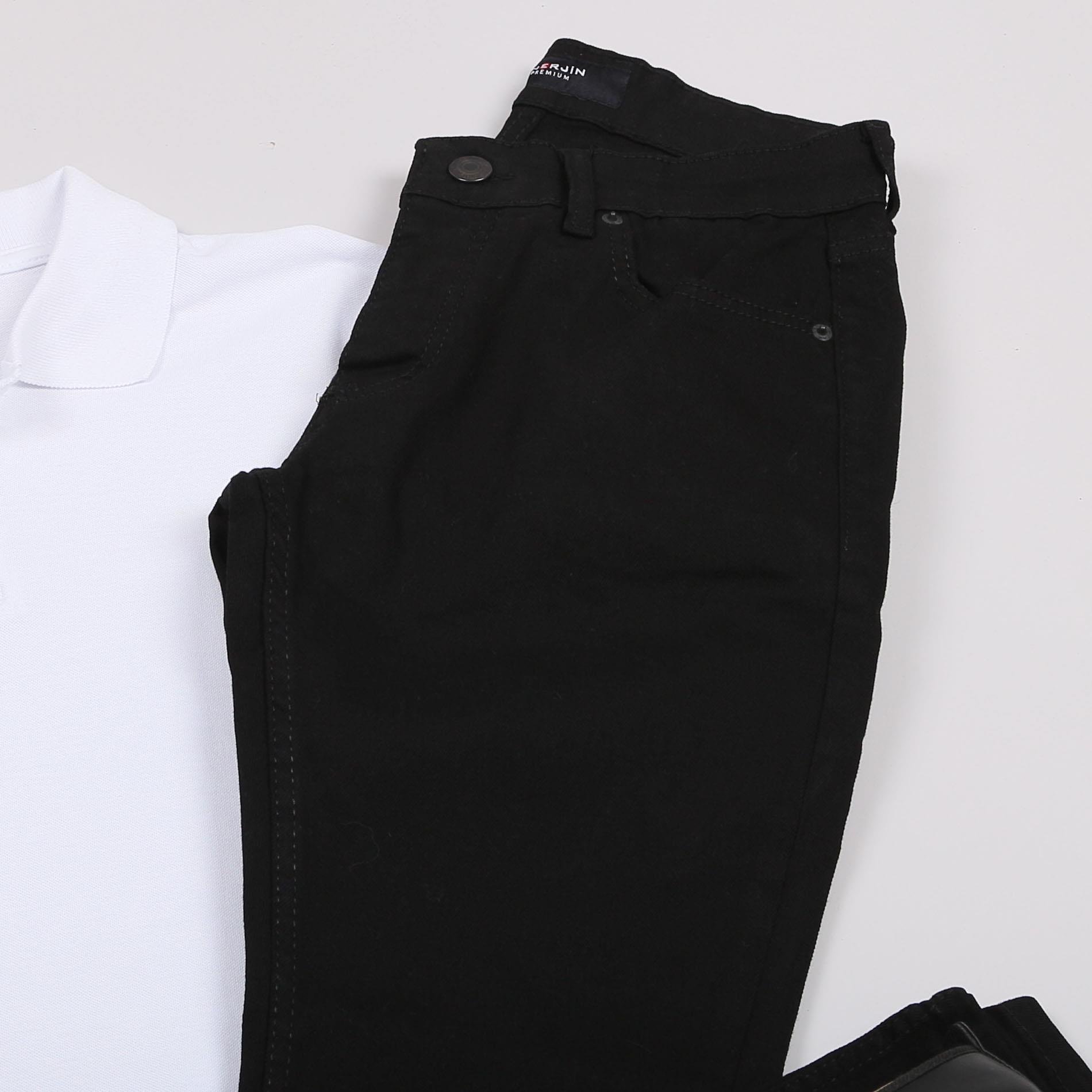 Beyaz Polo Yaka Tişört Pantolon Ayakkabı Kombin