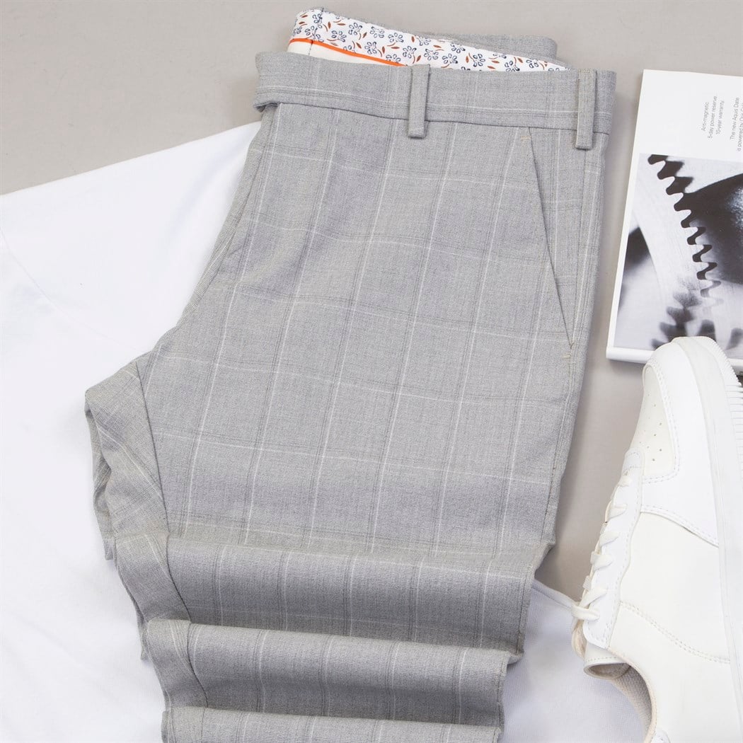 Beyaz Polo Yaka Tişört Pantolon Ayakkabı Kombin