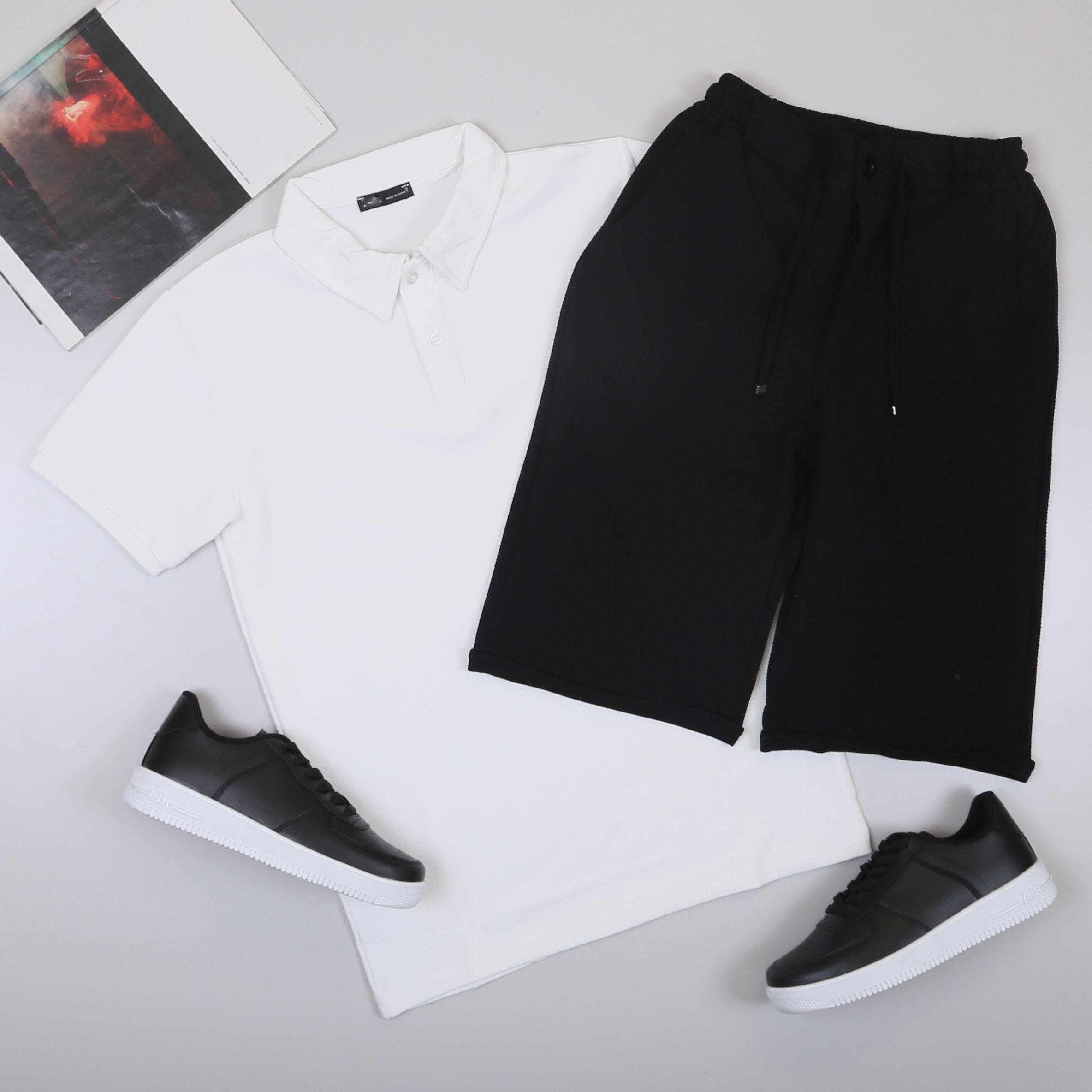 Beyaz Polo Yaka Tişört Şort  Ayakkabı Kombin