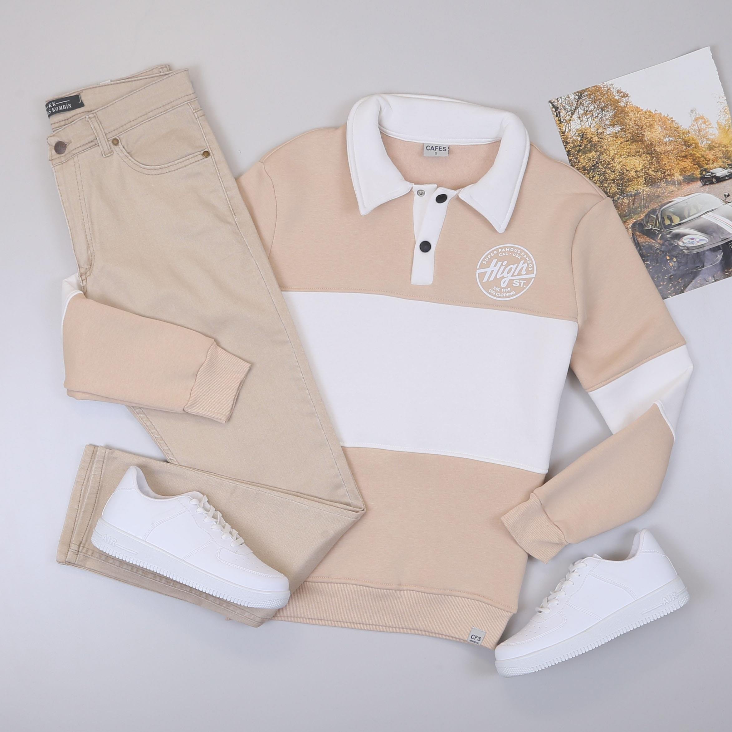 Beyaz Şeritli Bej Sweat Pantolon Ayakkabı Kombin