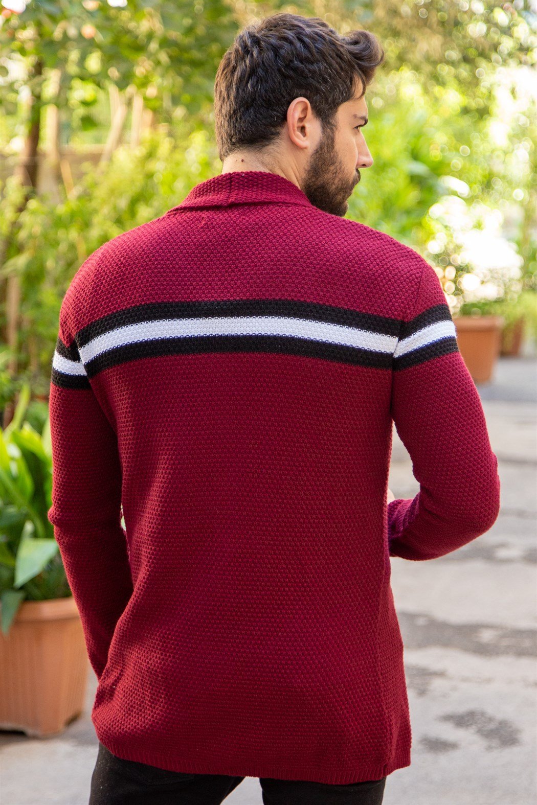 Beyaz siyah çizgili ince bordo örme hırka