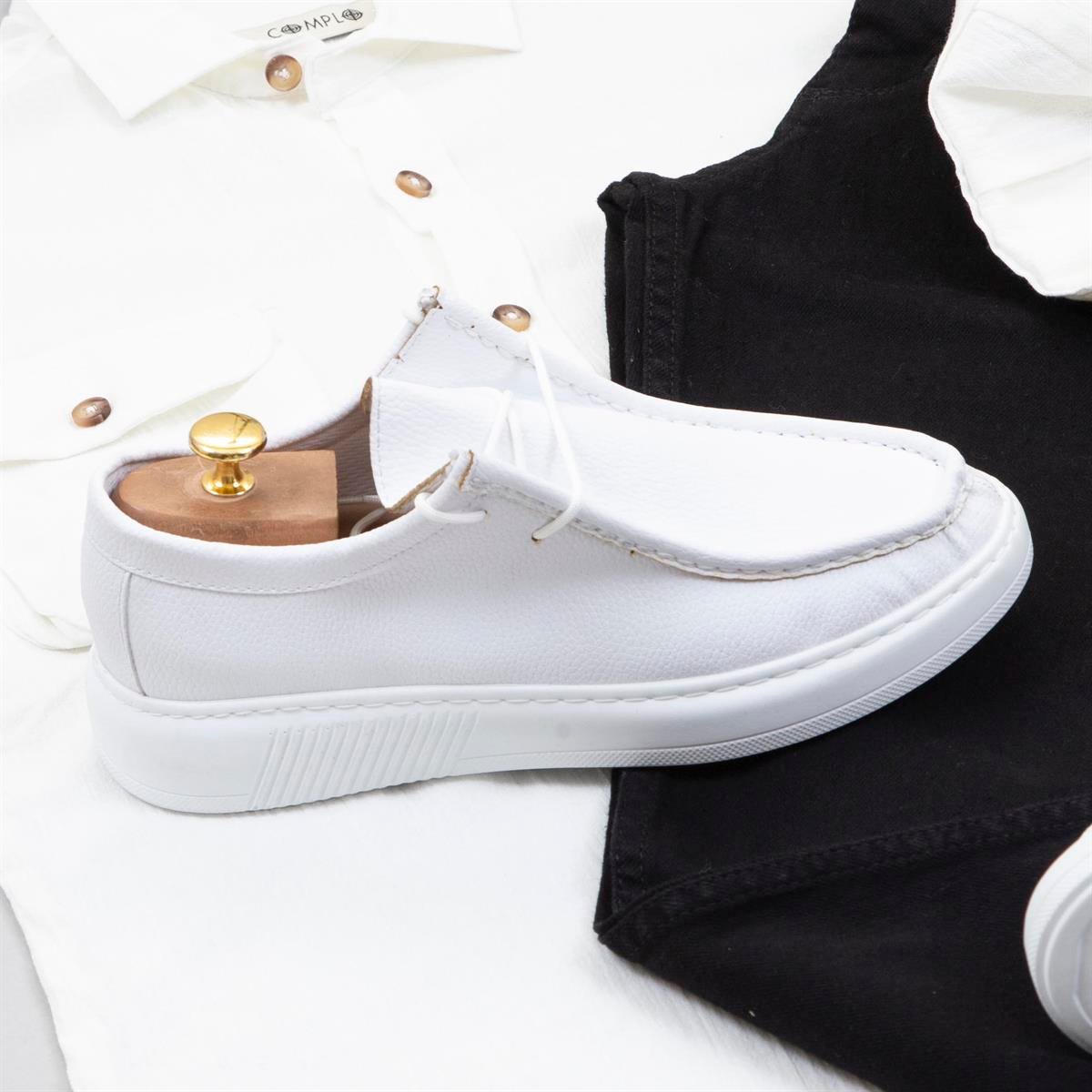 Beyaz Spor Gömlek Pantolon Ayakkabı Kombin