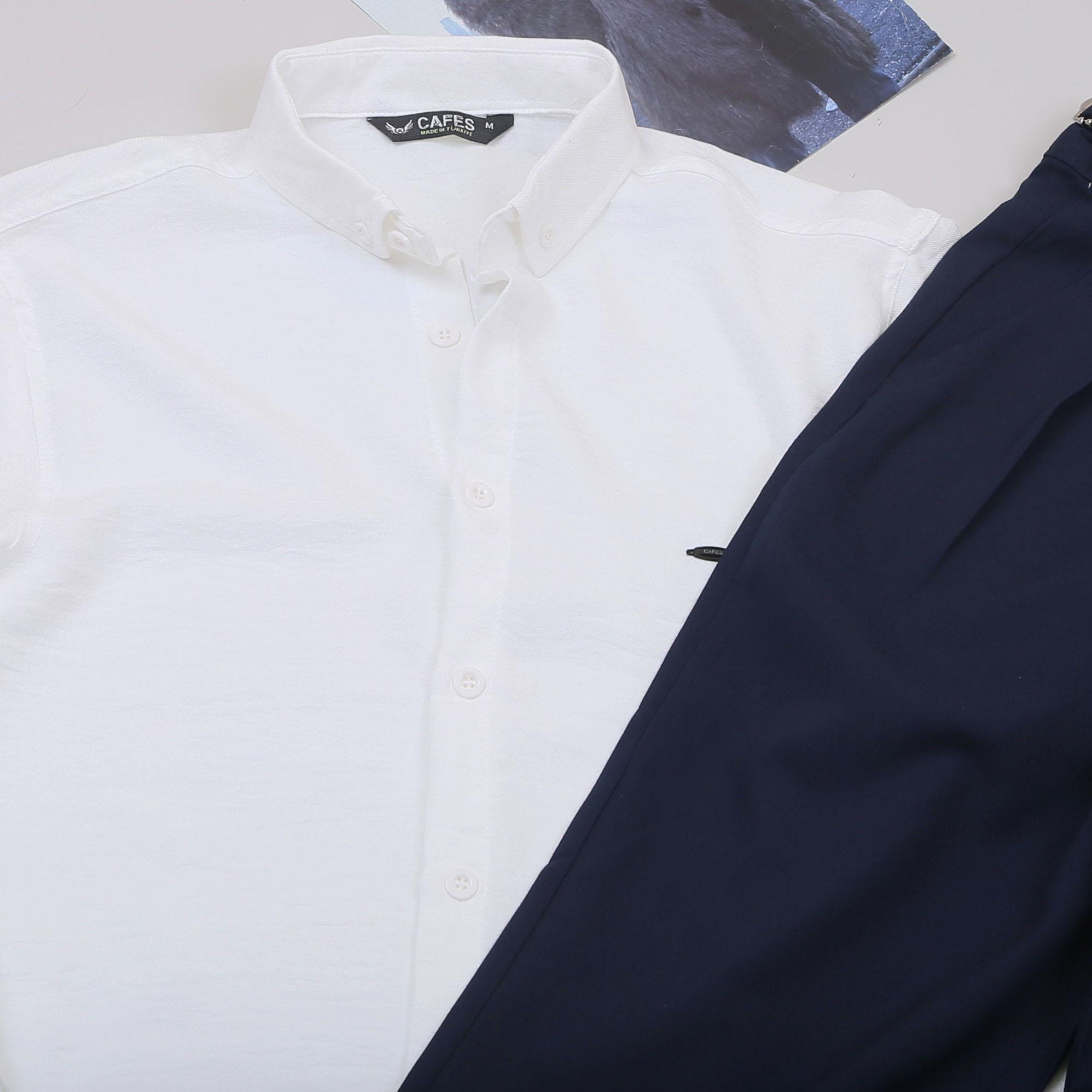 Beyaz Spor Gömlek Pileli Pantolon Ayakkabı Kombin