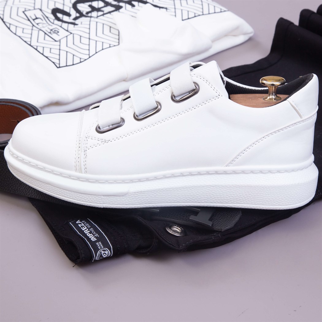 Beyaz Sweat Pantolon Ayakkabı Kombin