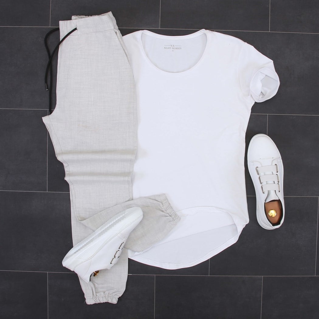 Beyaz T-Shirt Gri Jogger Pantolon Spor Ayakkabı Kombini 