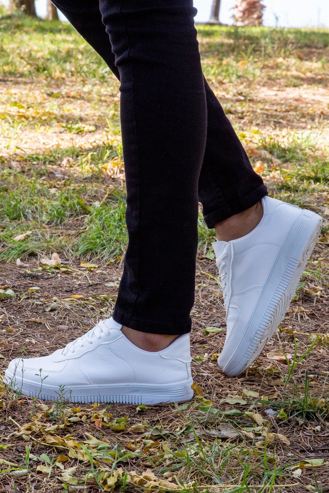 Beyaz Tabanlı Beyaz Spor Ayakkabı